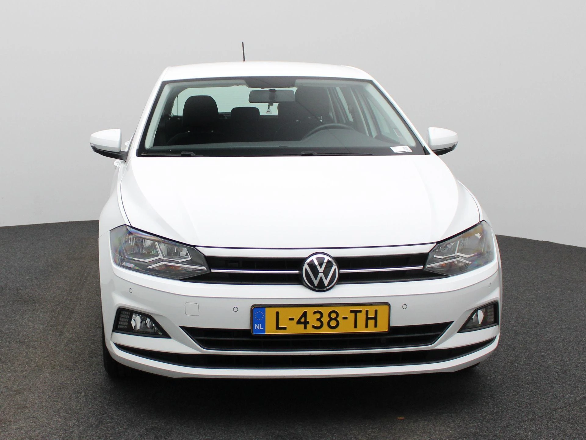 Volkswagen-Polo-image-2