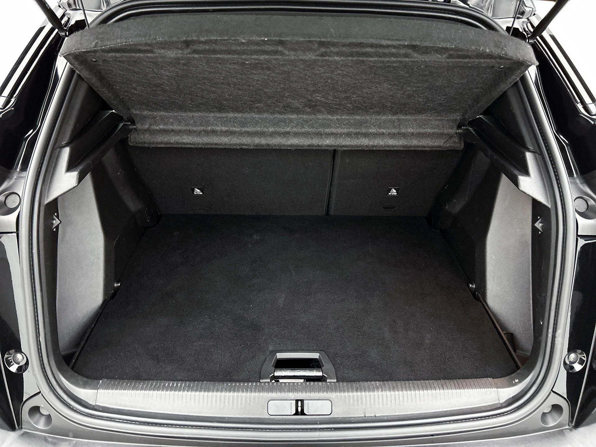 Peugeot-e-2008-image-20