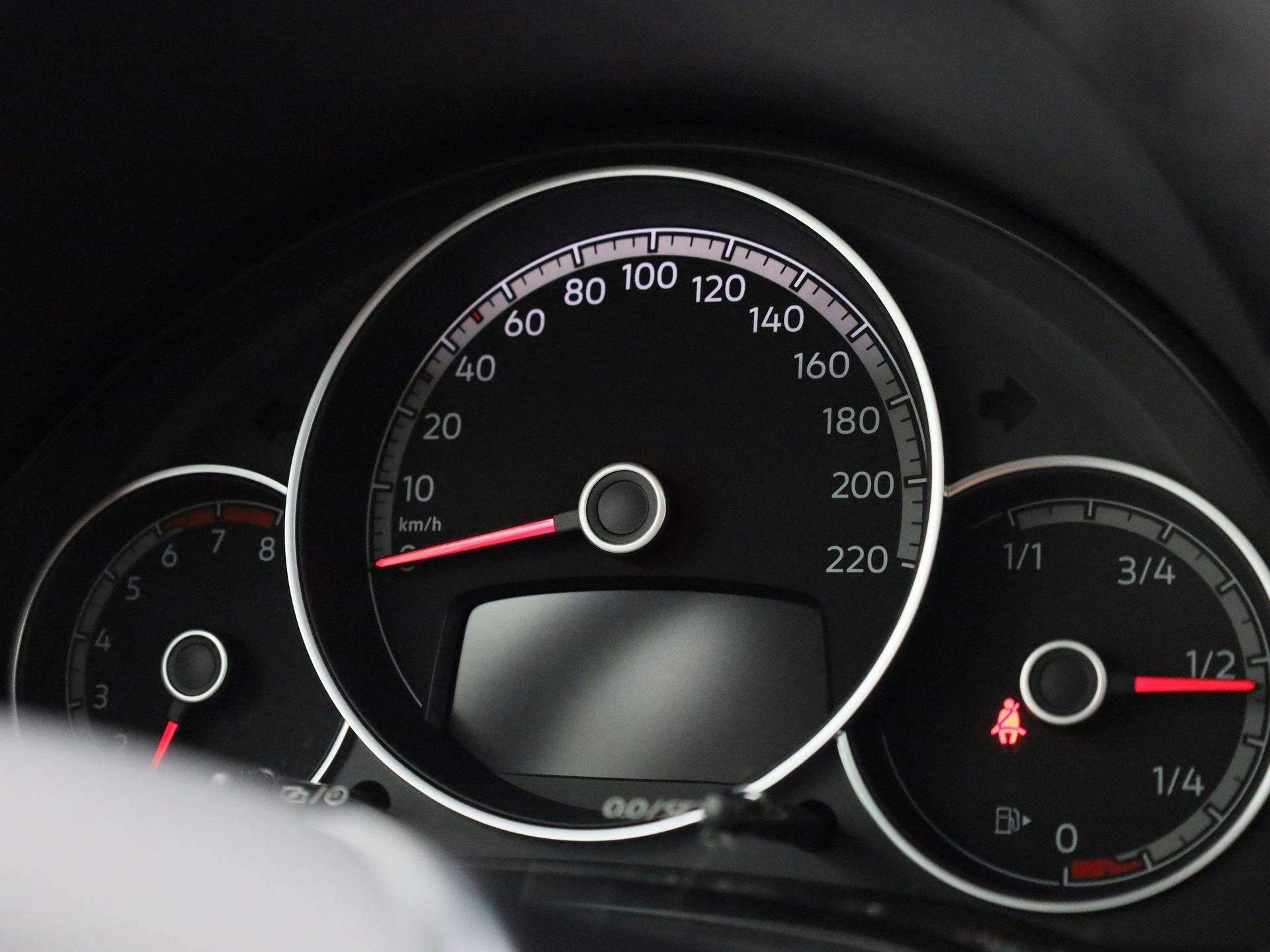 Volkswagen-up!-image-22