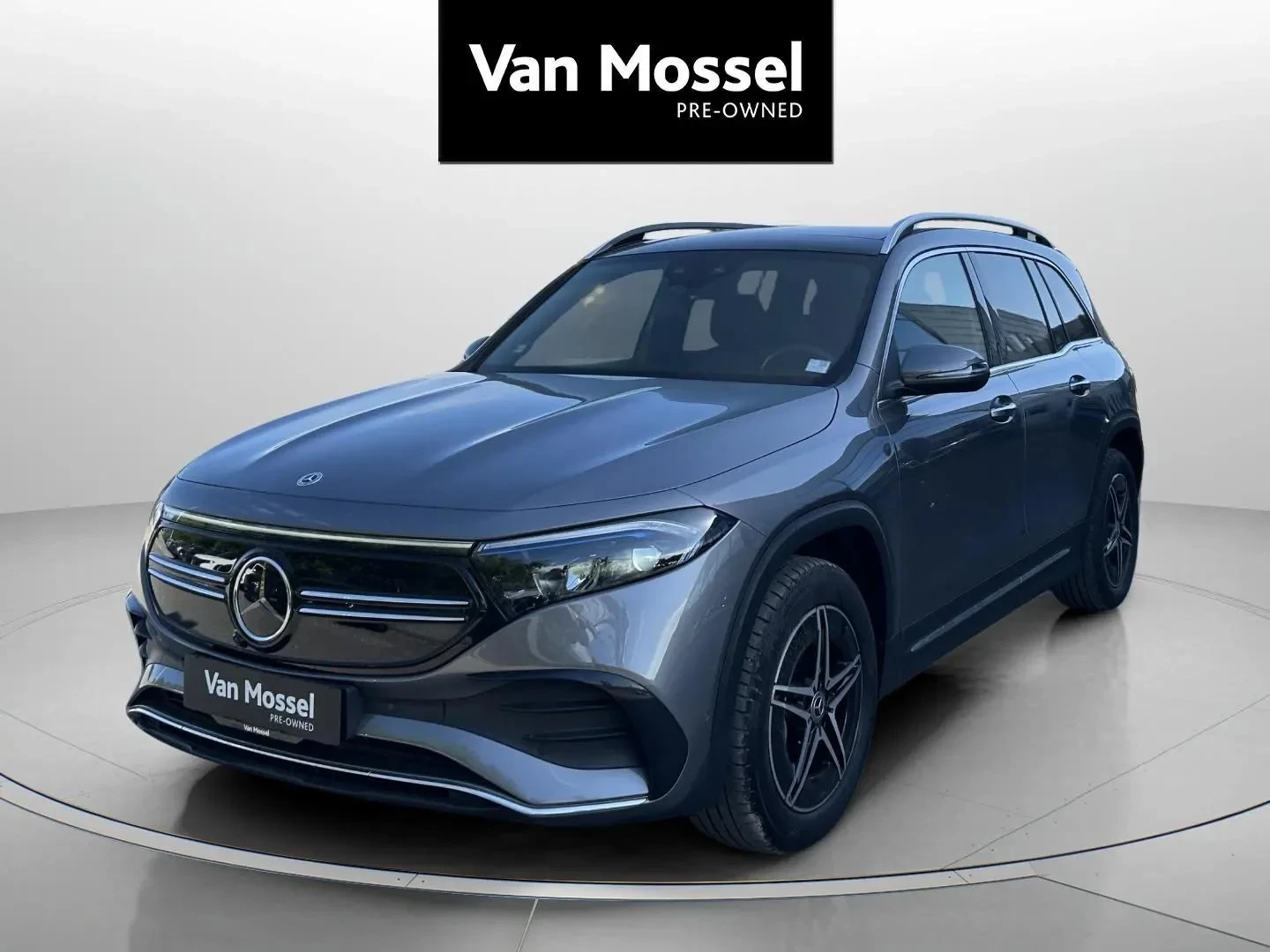 Mercedes-Benz-EQB-image-0
