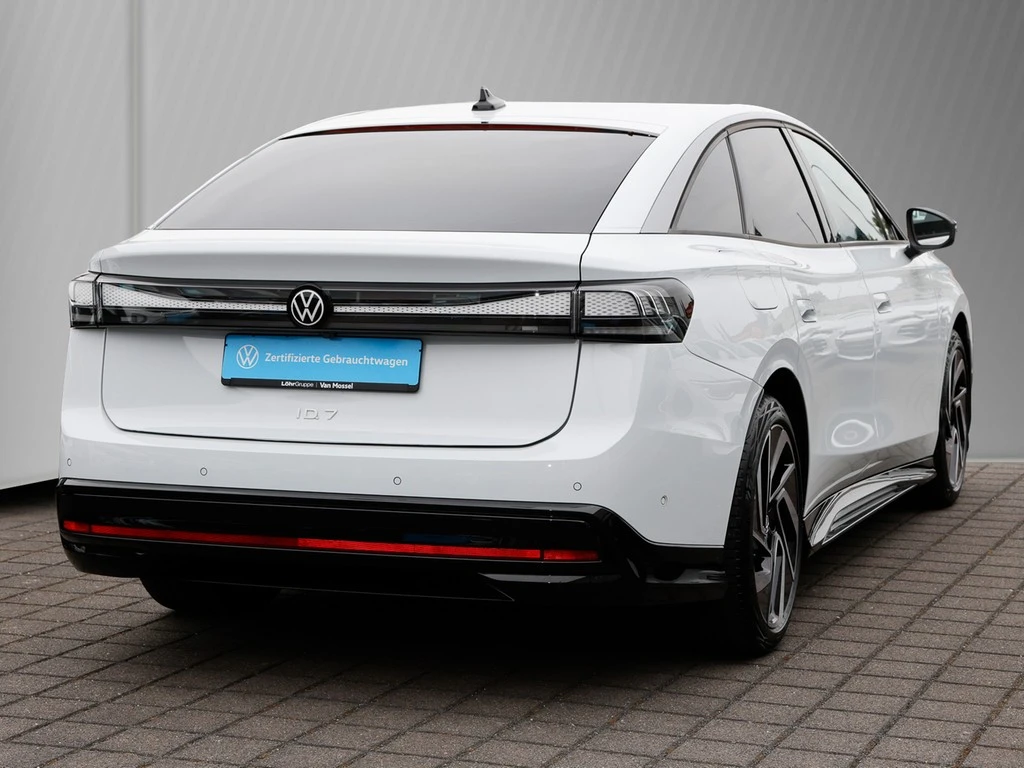 Volkswagen-ID.7-image-3