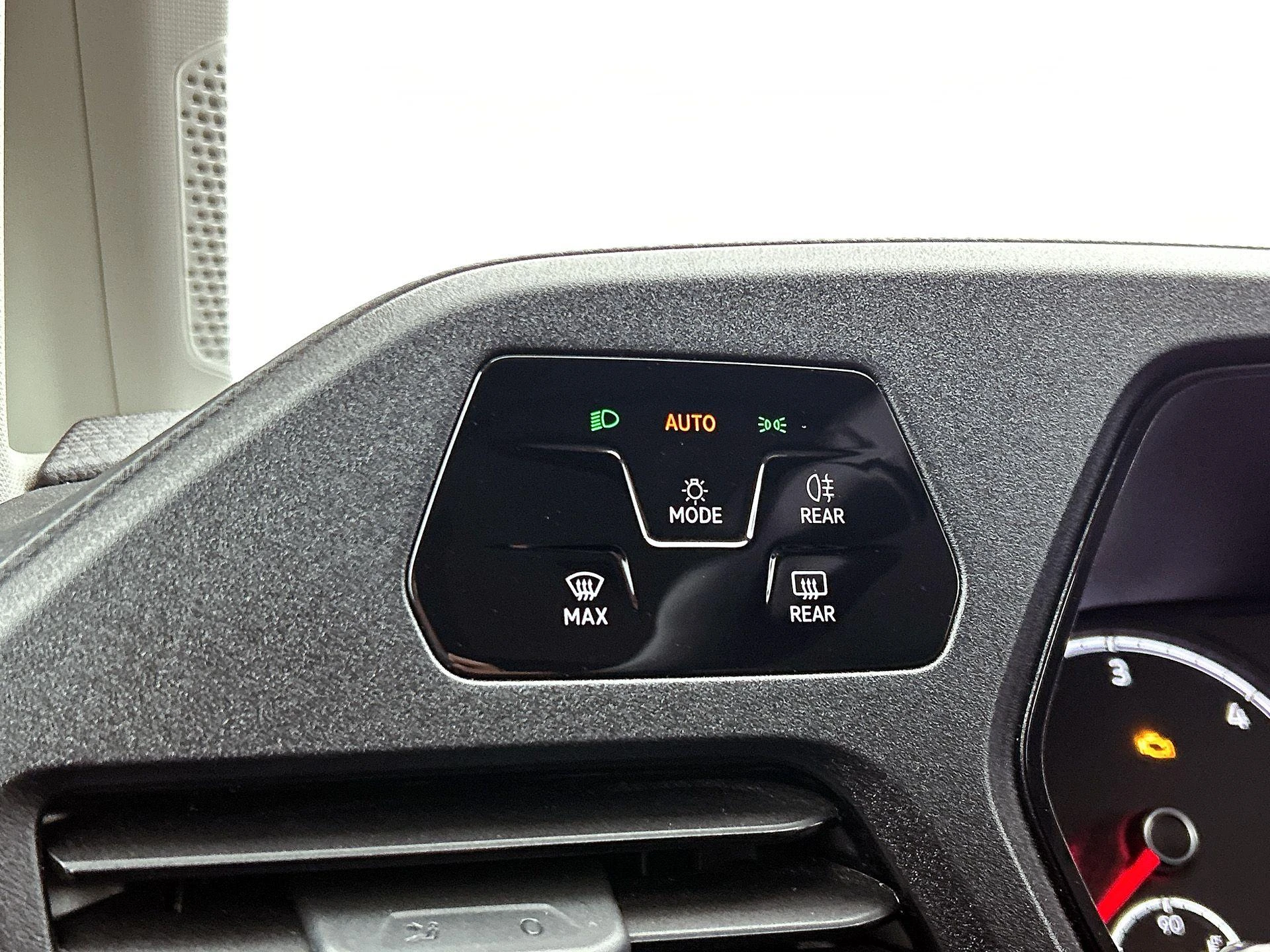 Volkswagen-Caddy-image-22