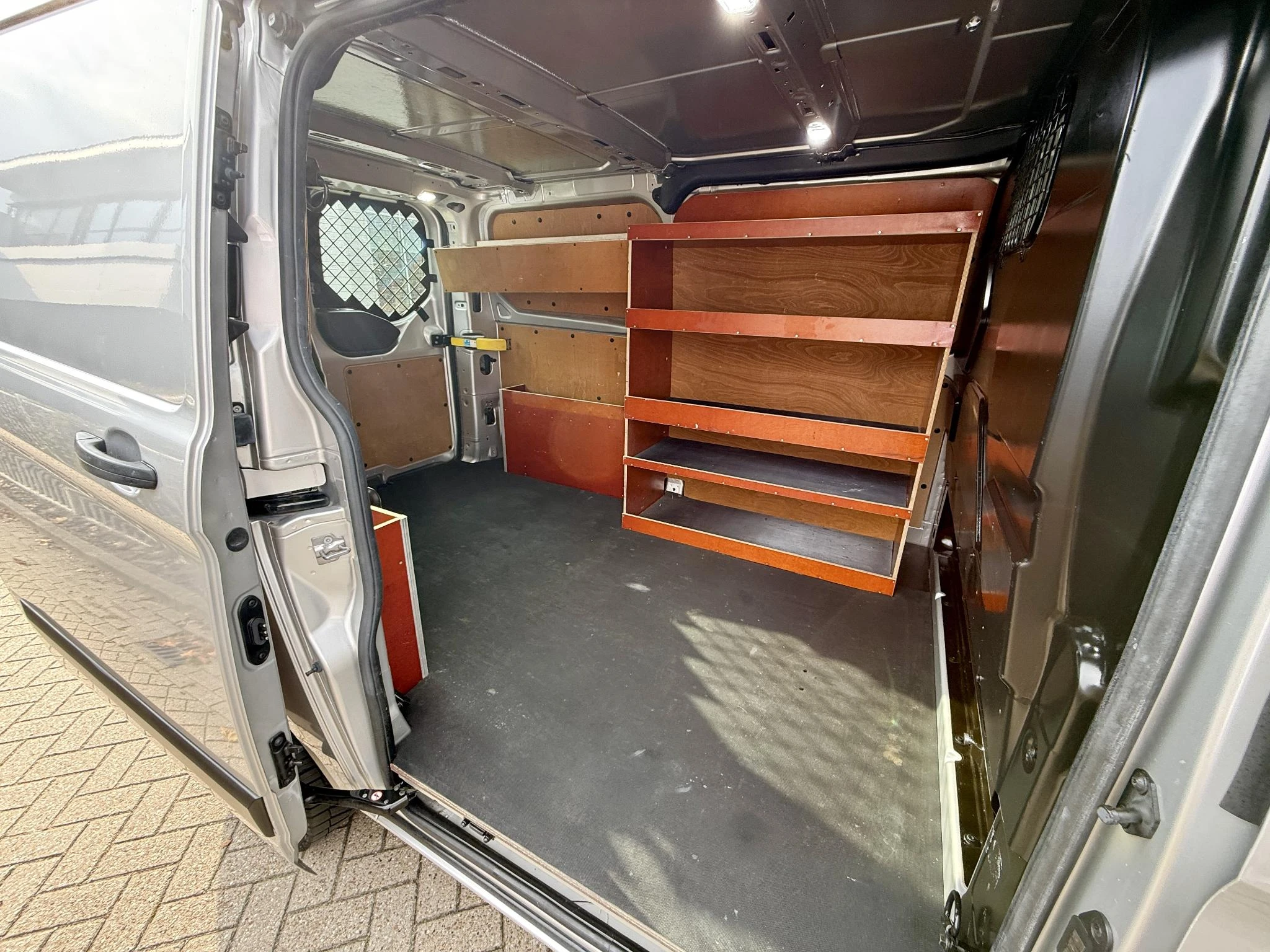 Ford-Transit Custom-image-13