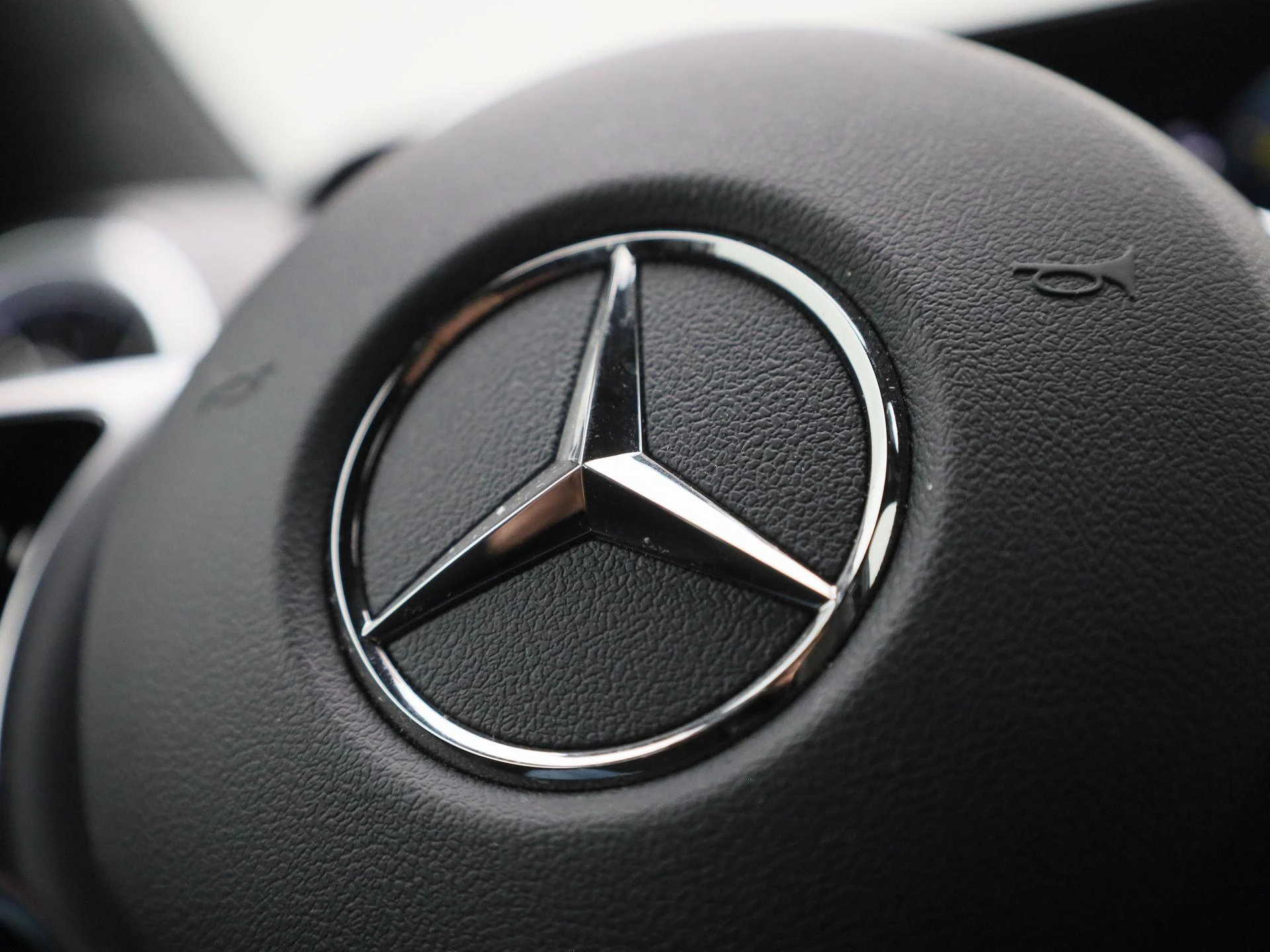 Mercedes-Benz-EQA-image-29