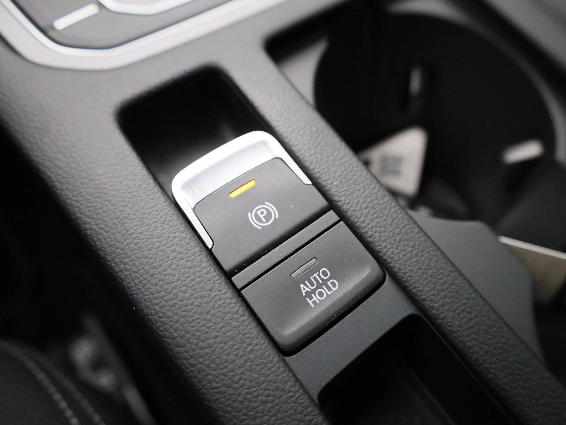 Volkswagen-Passat-image-23