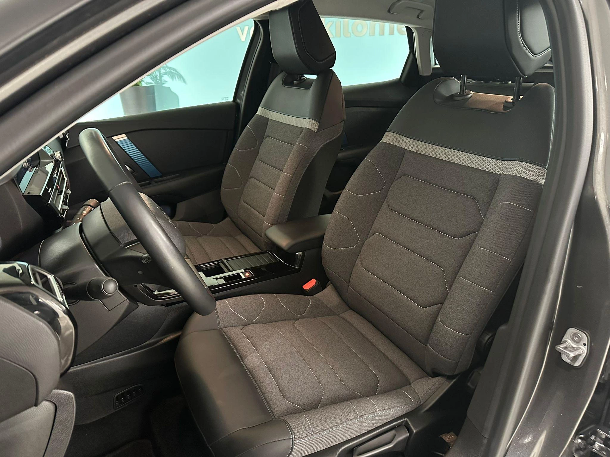 Citroën-ë-C4-image-4