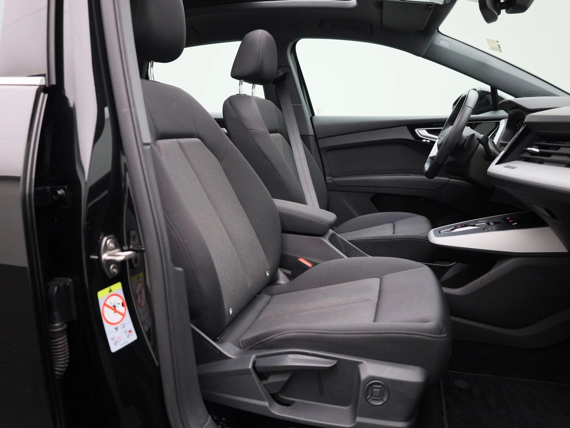 Audi-Q4 Sportback e-tron-image-37