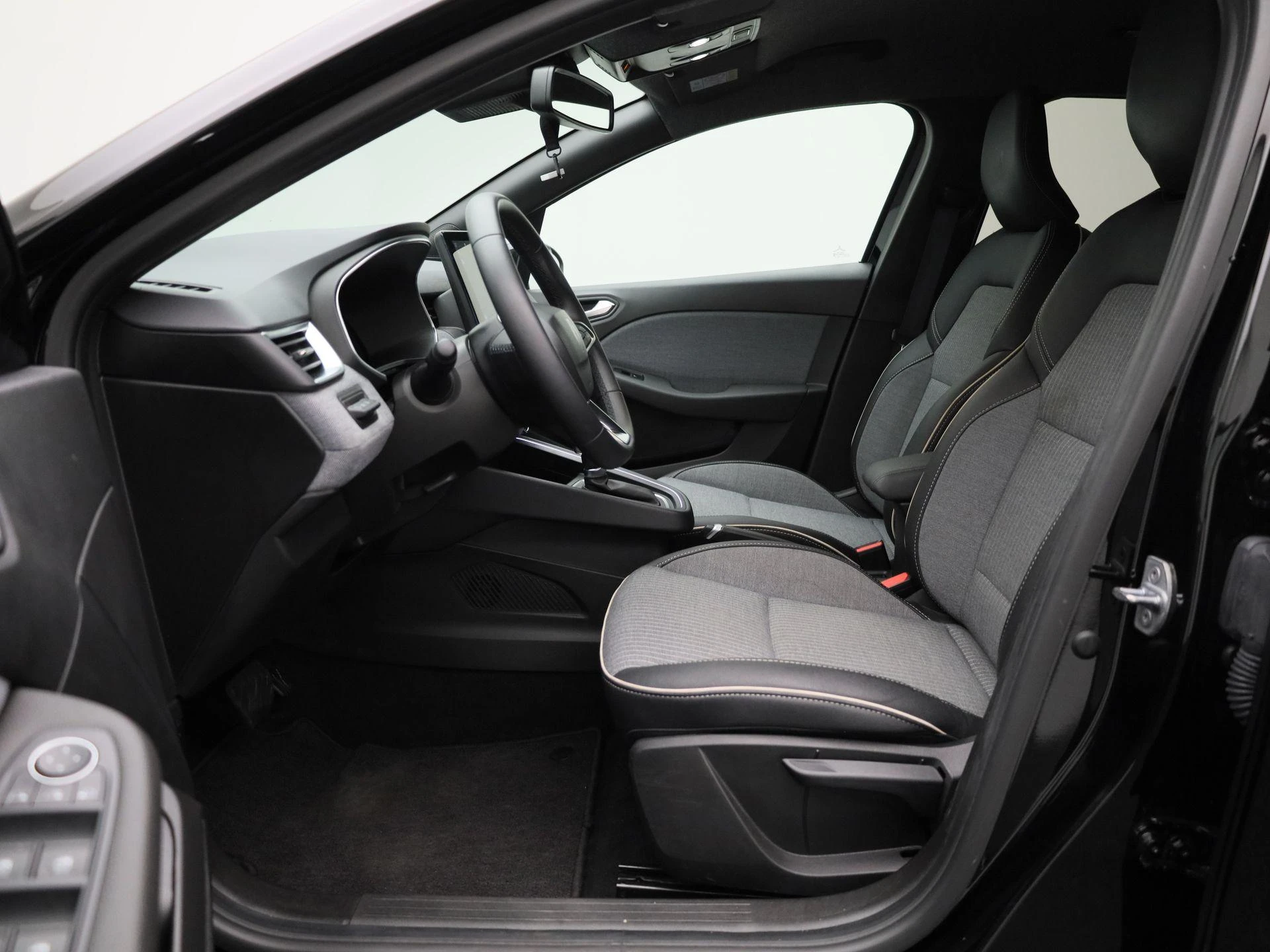 Renault-Clio-image-10