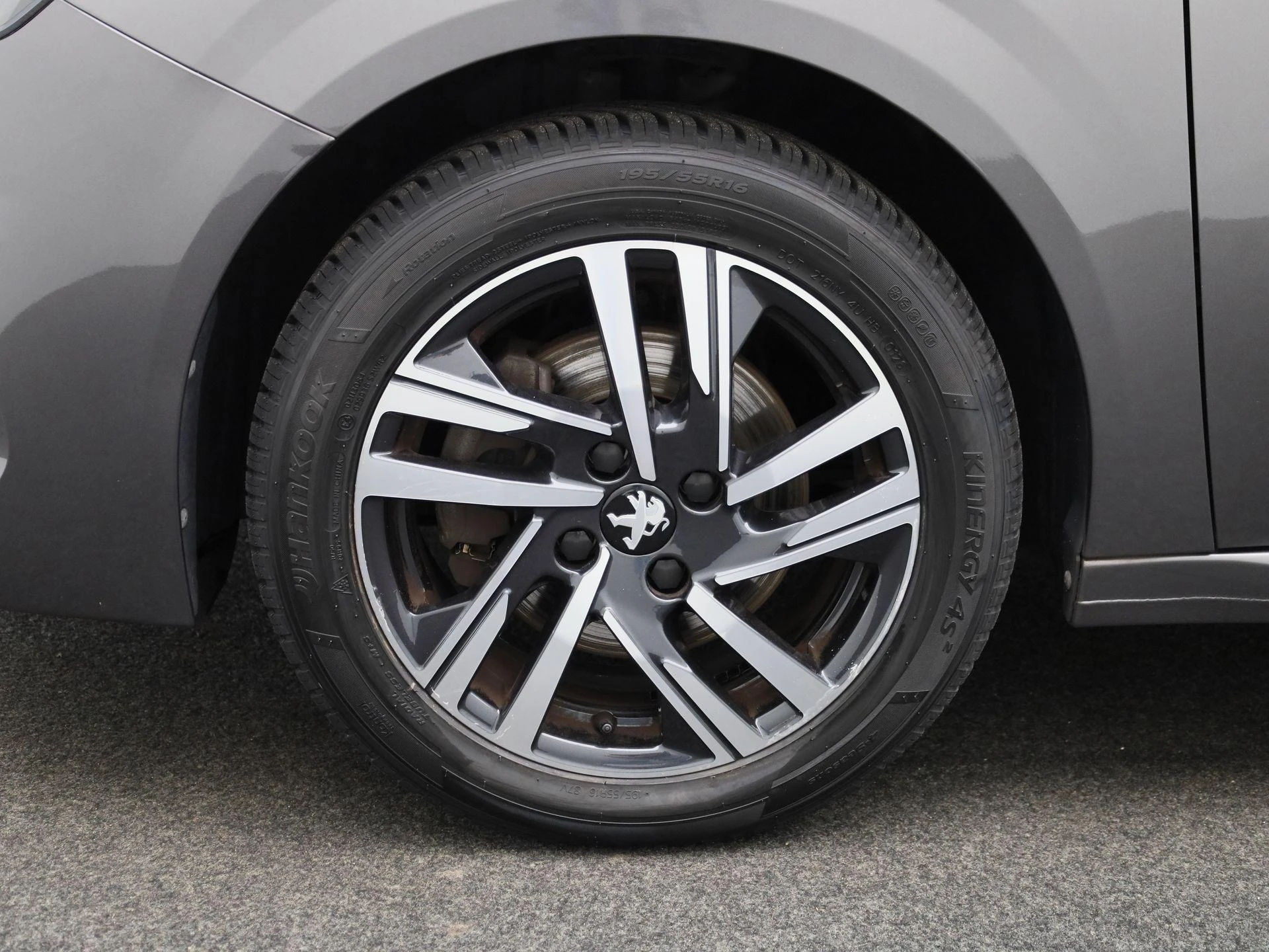 Peugeot-208-image-12