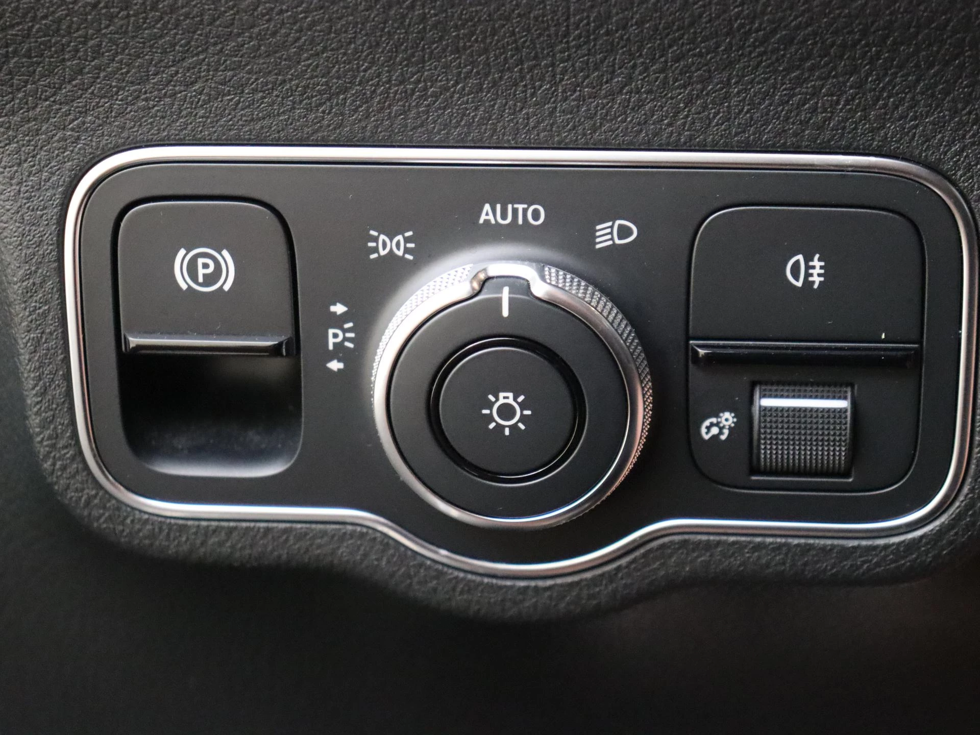 Mercedes-Benz-B-Klasse-image-23