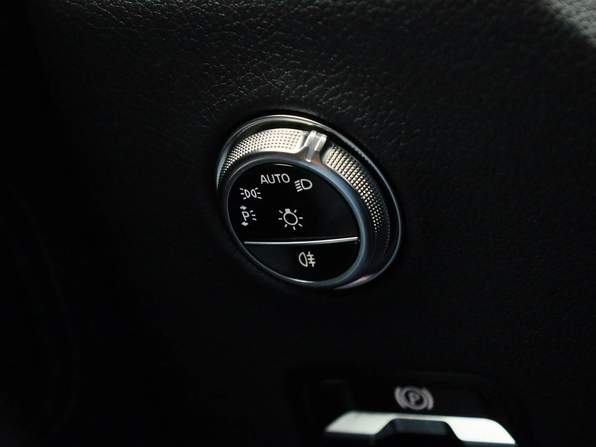 Mercedes-Benz-GLC-image-19