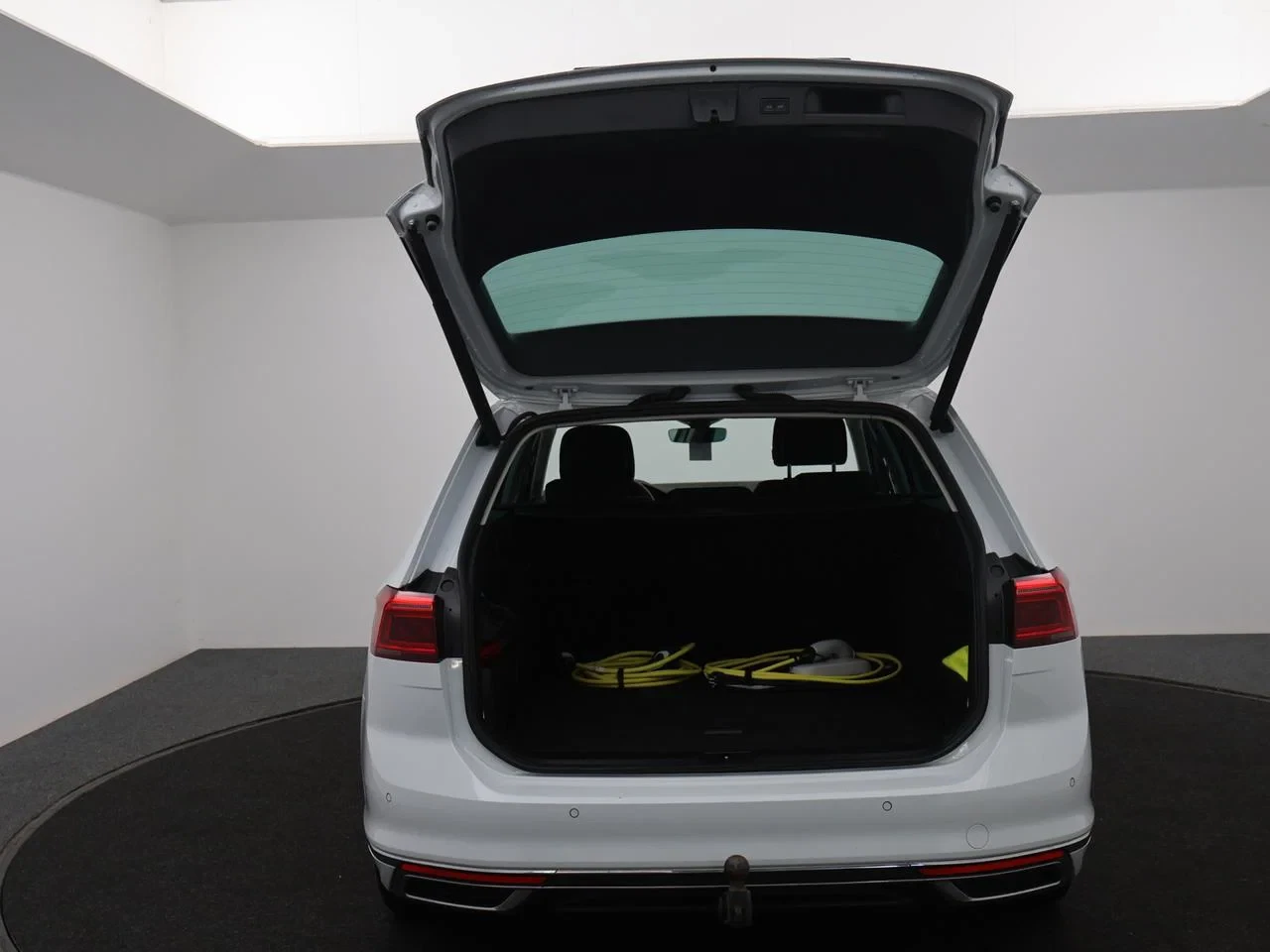 Volkswagen-Passat-image-26