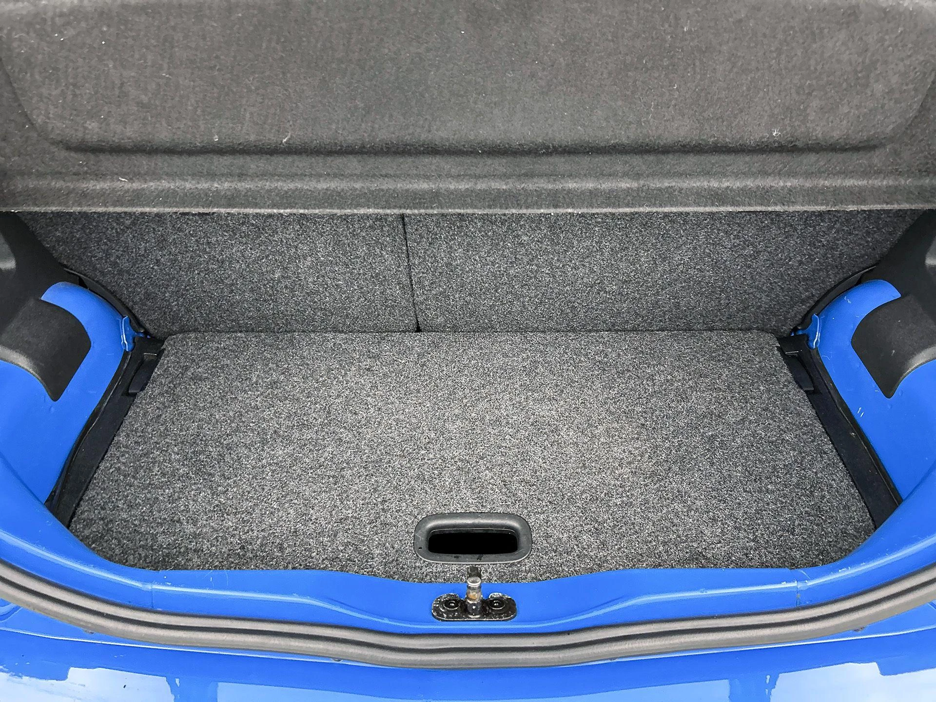 Volkswagen-up!-image-17