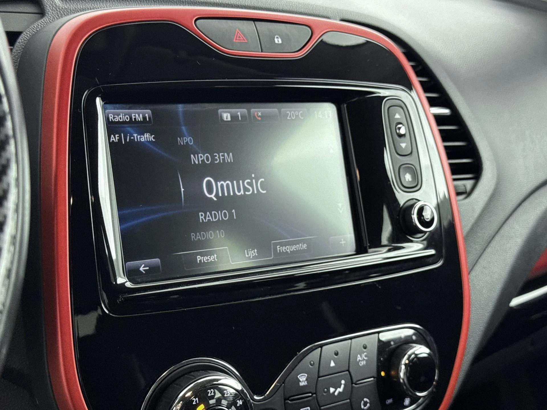 Renault-Captur-image-6