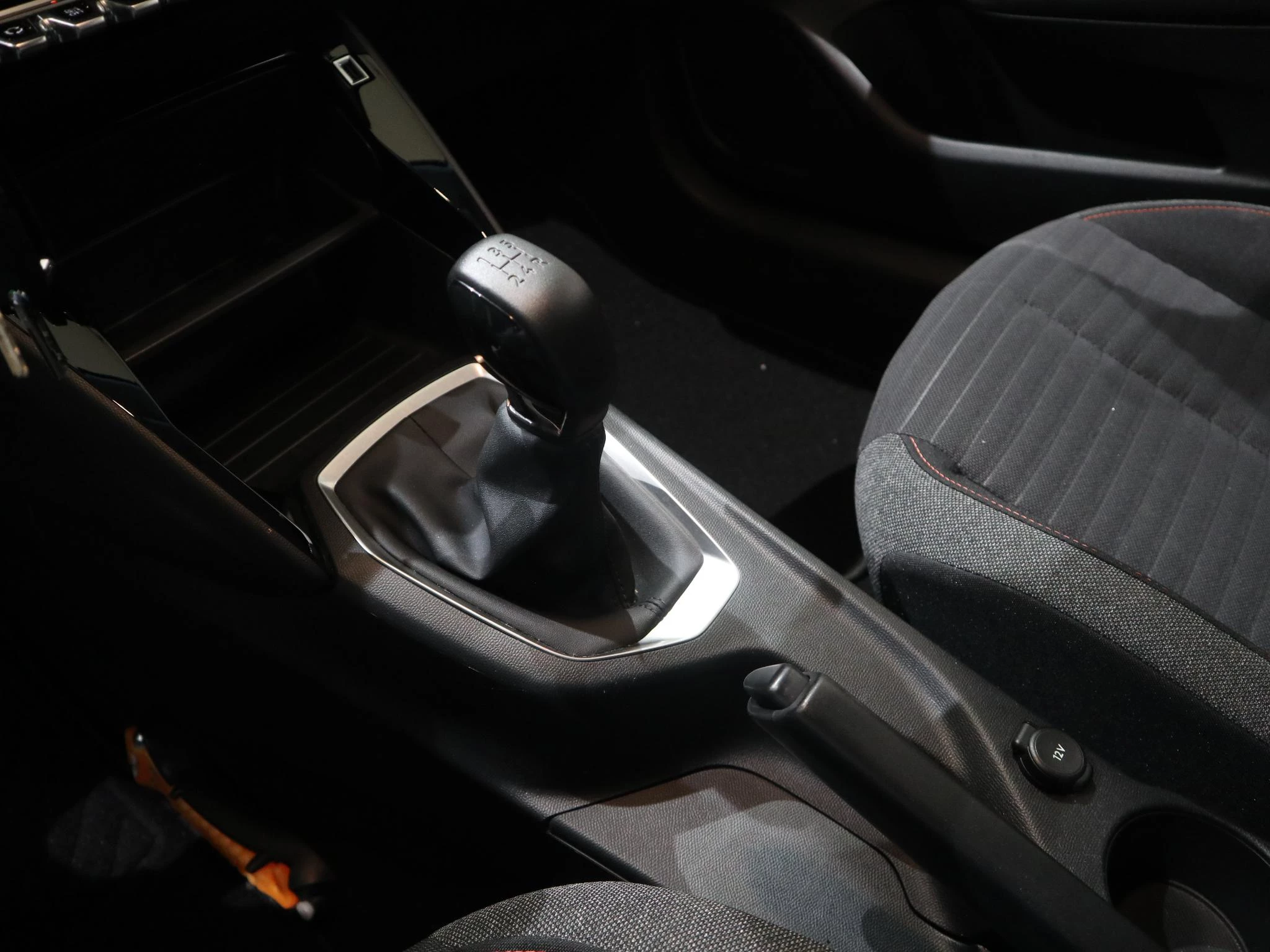 Peugeot-208-image-15