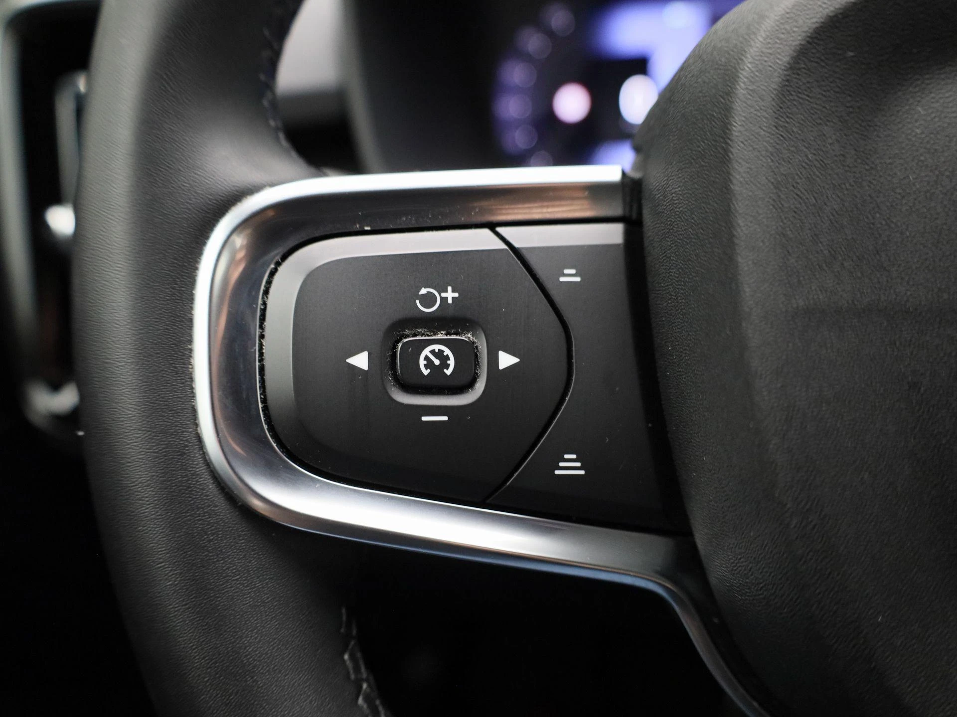 Volvo-XC40-image-20