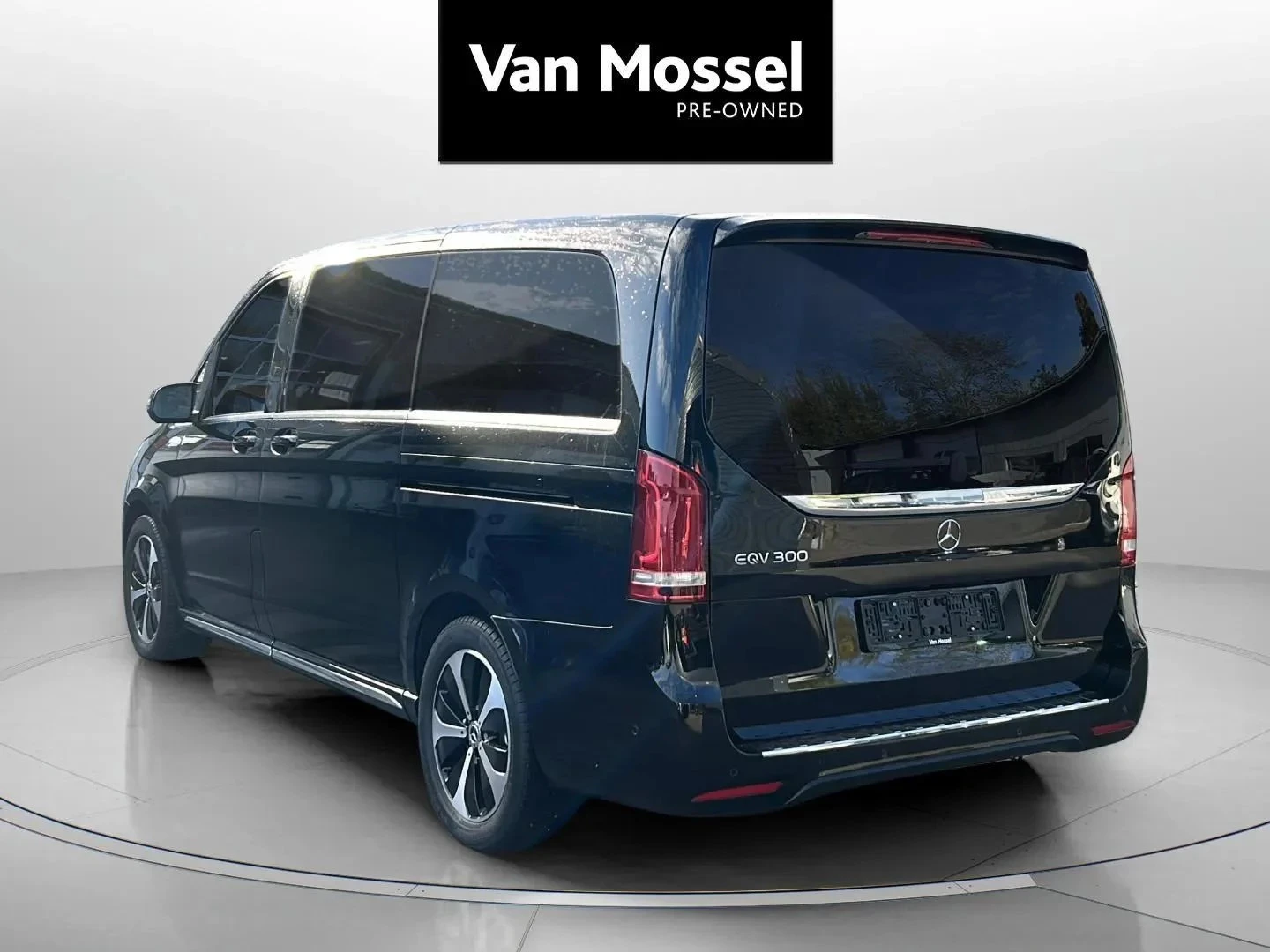 Mercedes-Benz-EQV-image-2