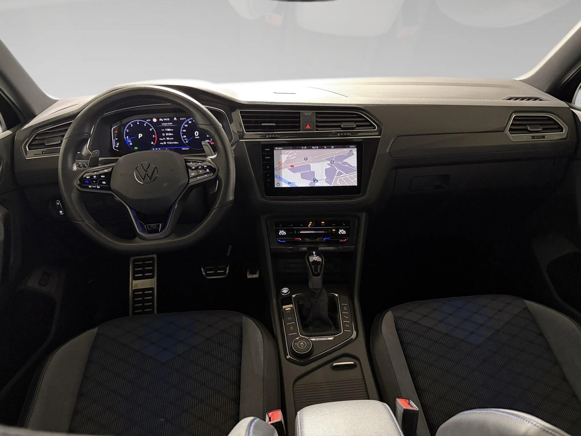 Volkswagen-Tiguan-image-4