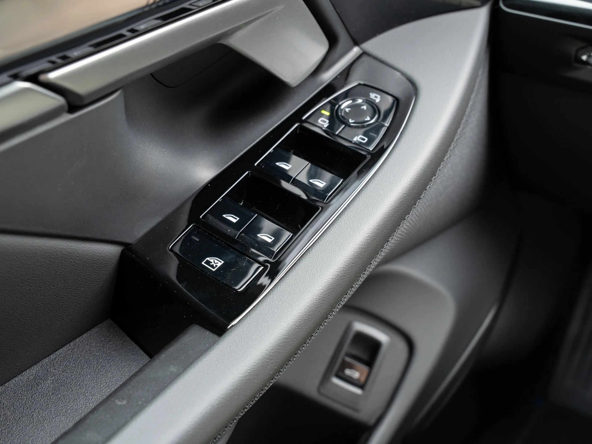 BMW-i5-image-19
