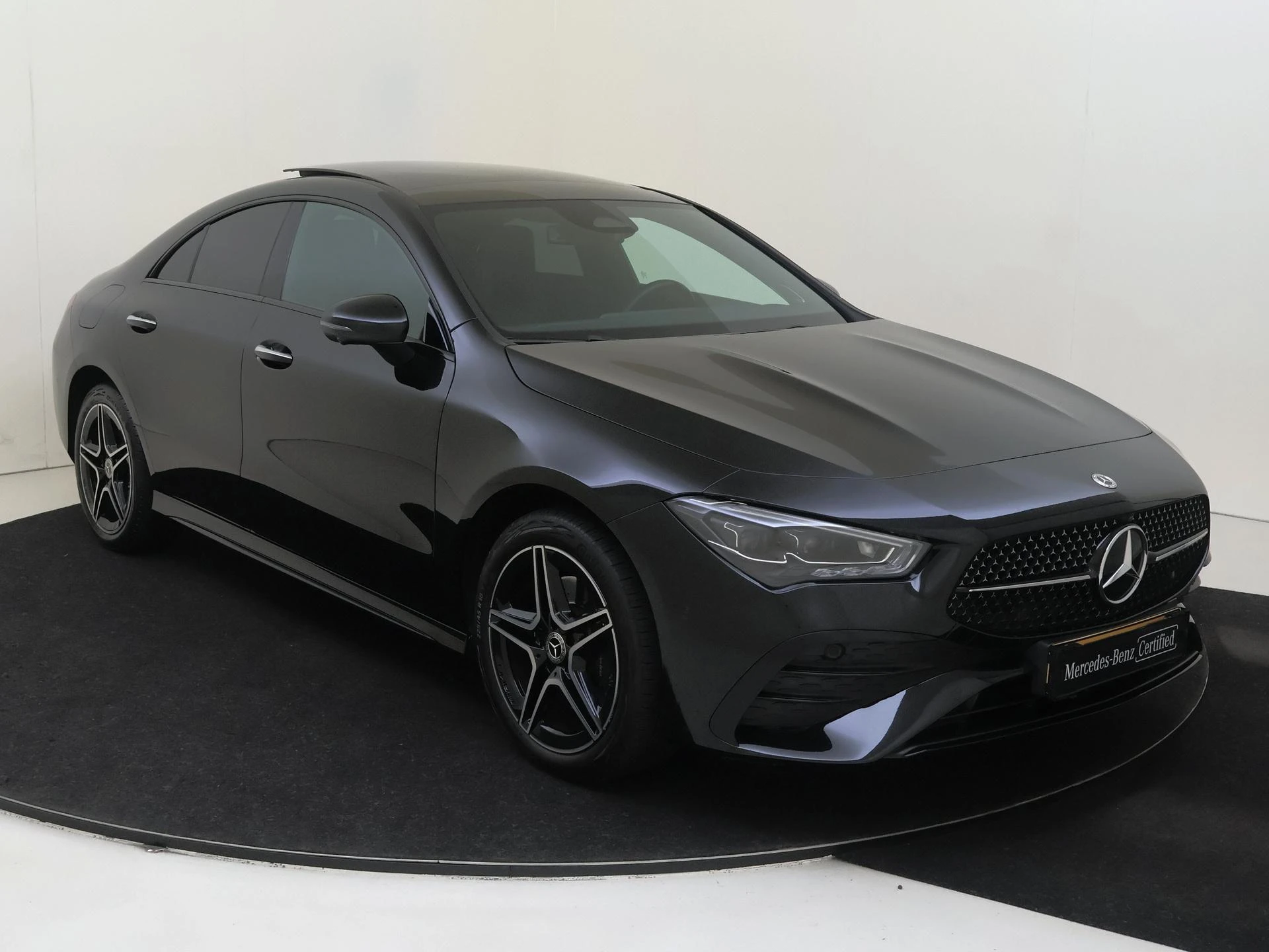 Mercedes-Benz-CLA-image-1