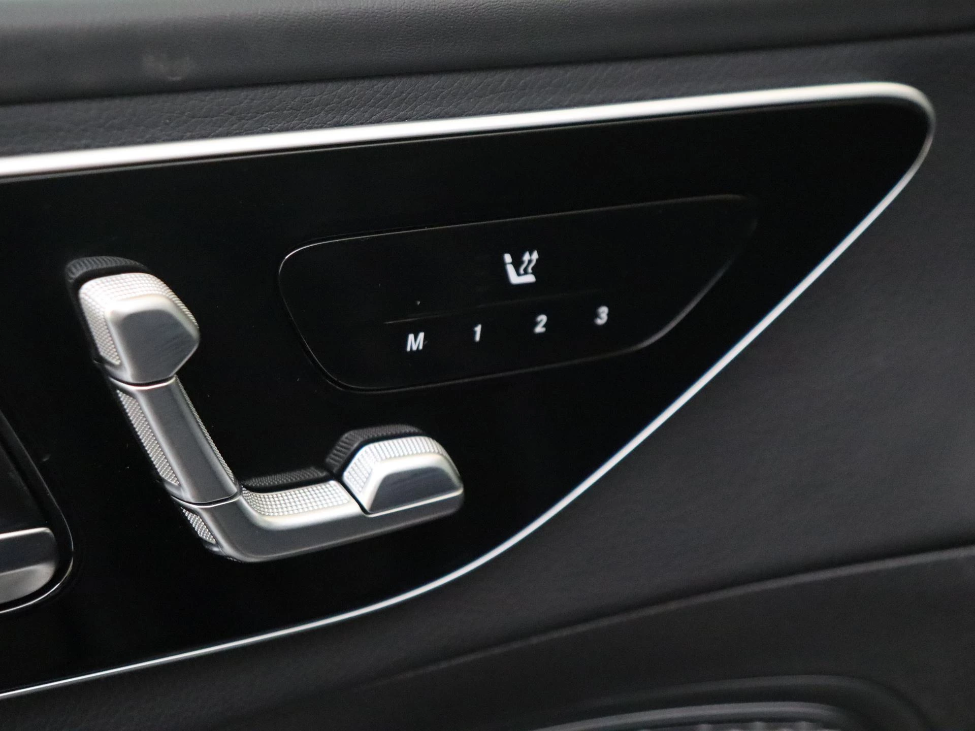 Mercedes-Benz-C-Klasse-image-22