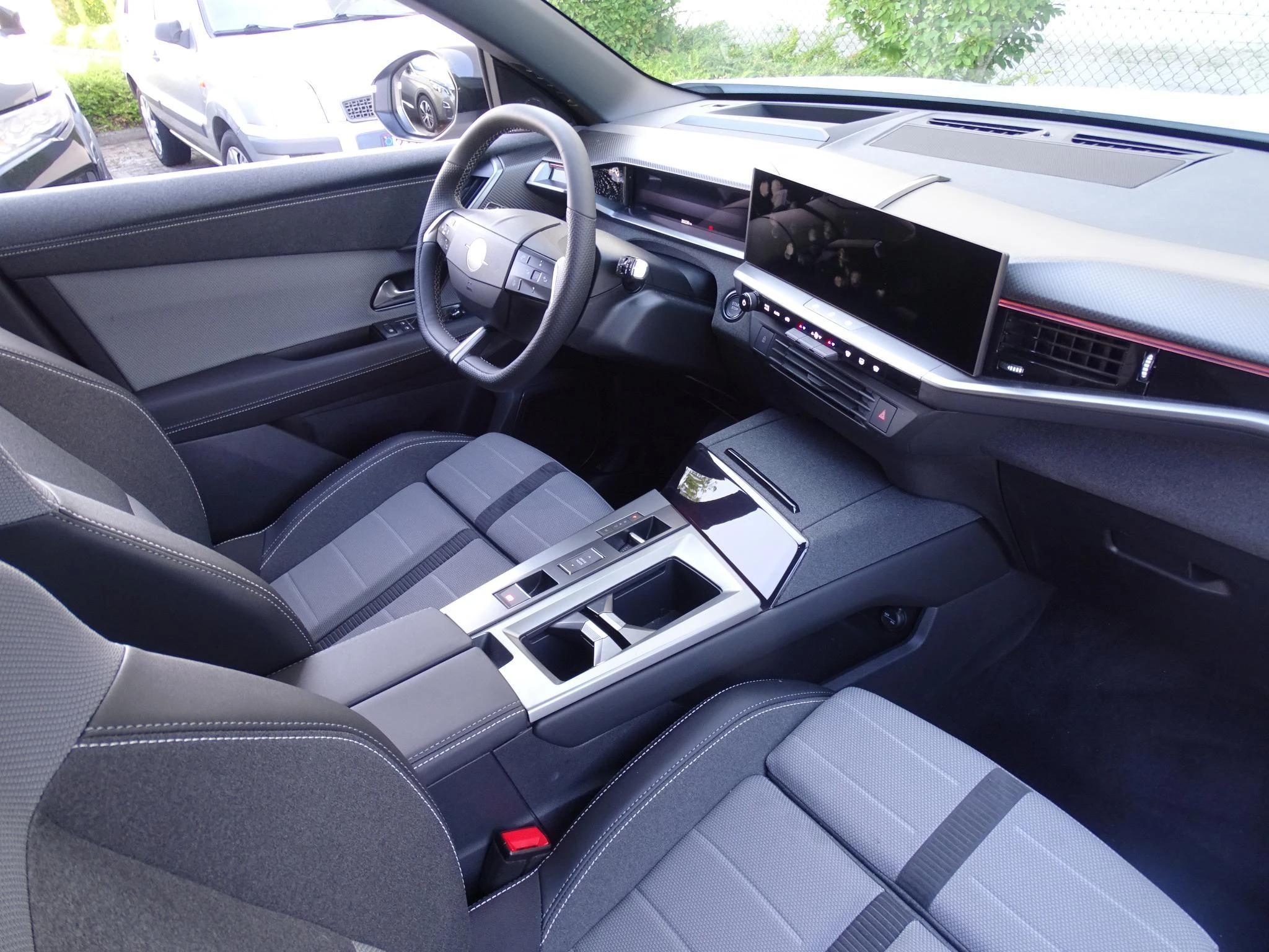 Opel-Grandland-image-12