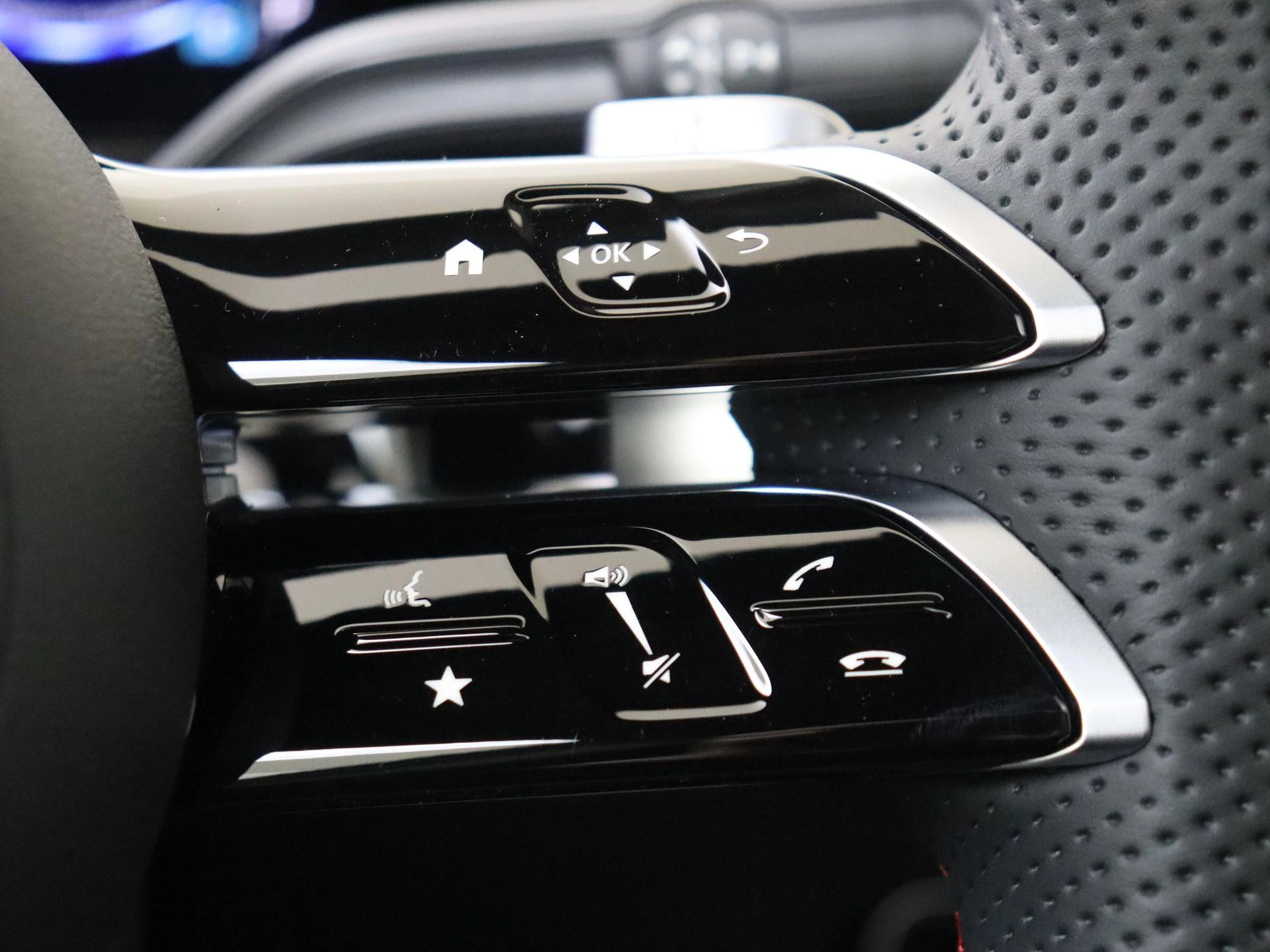 Mercedes-Benz-EQA-image-13