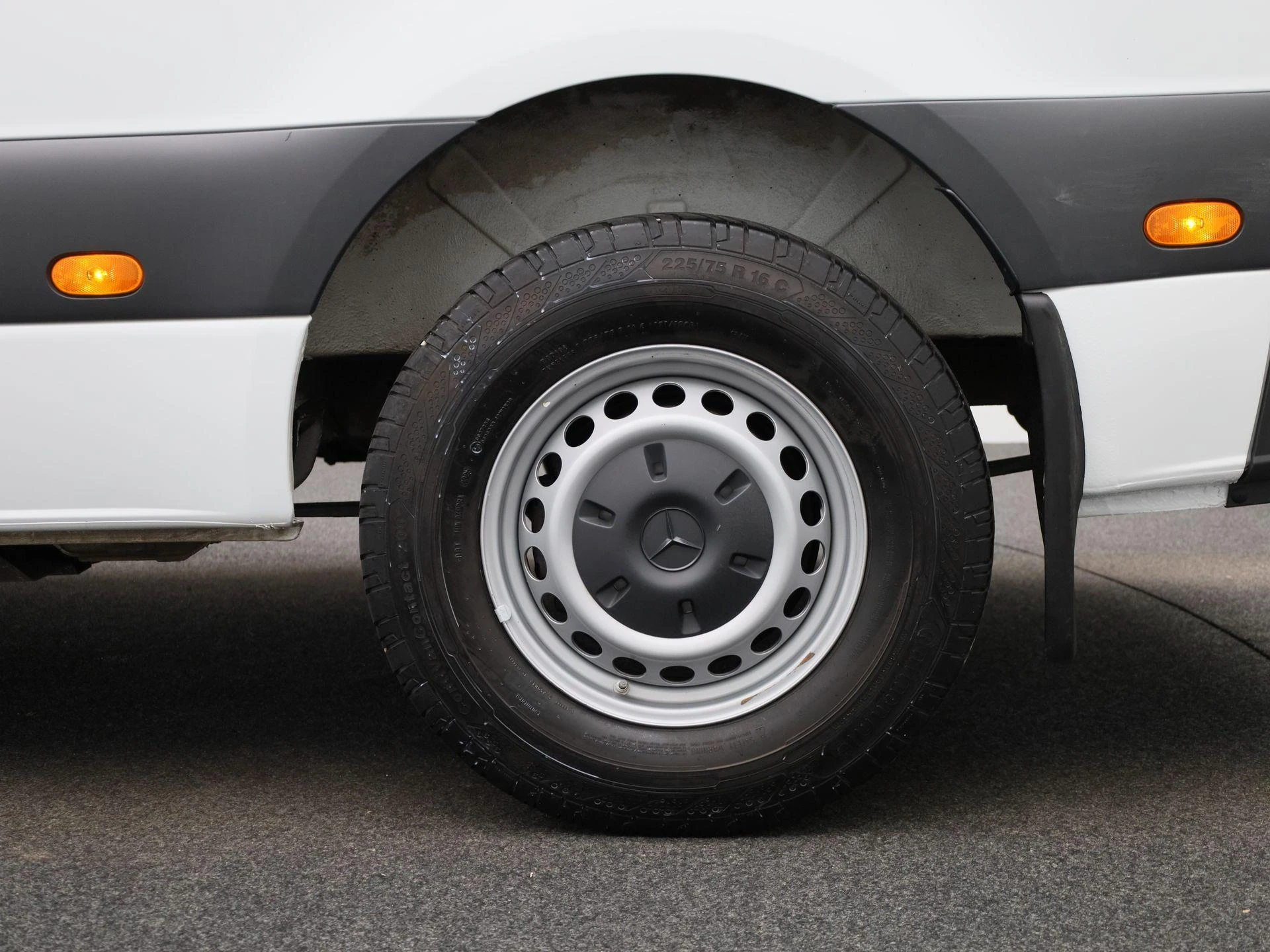 Mercedes-Benz-Sprinter-image-21