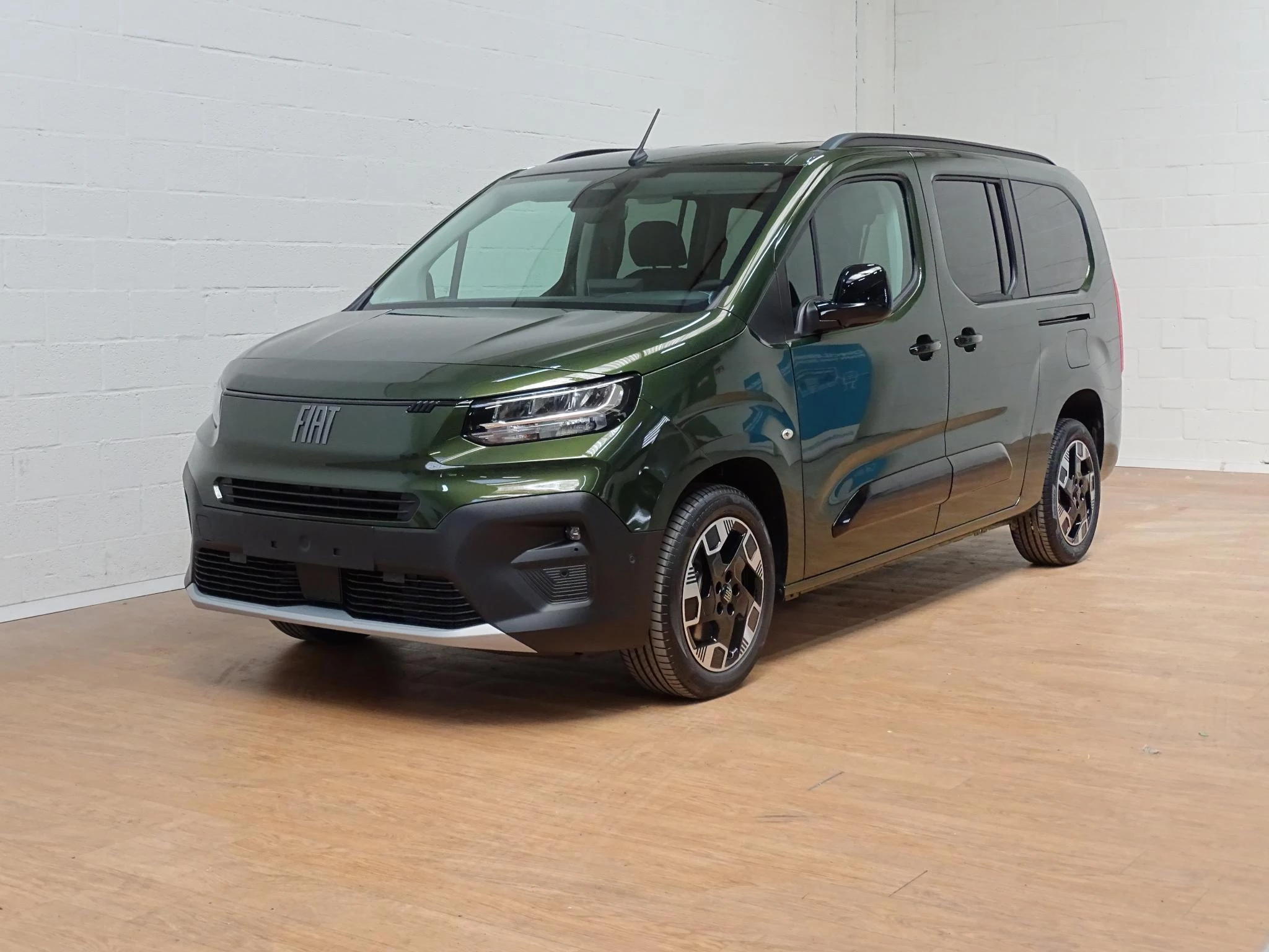 Fiat Qubo L 1.5 BlueHDI 130 S&S AT La Prima Long 7 seats gps+c