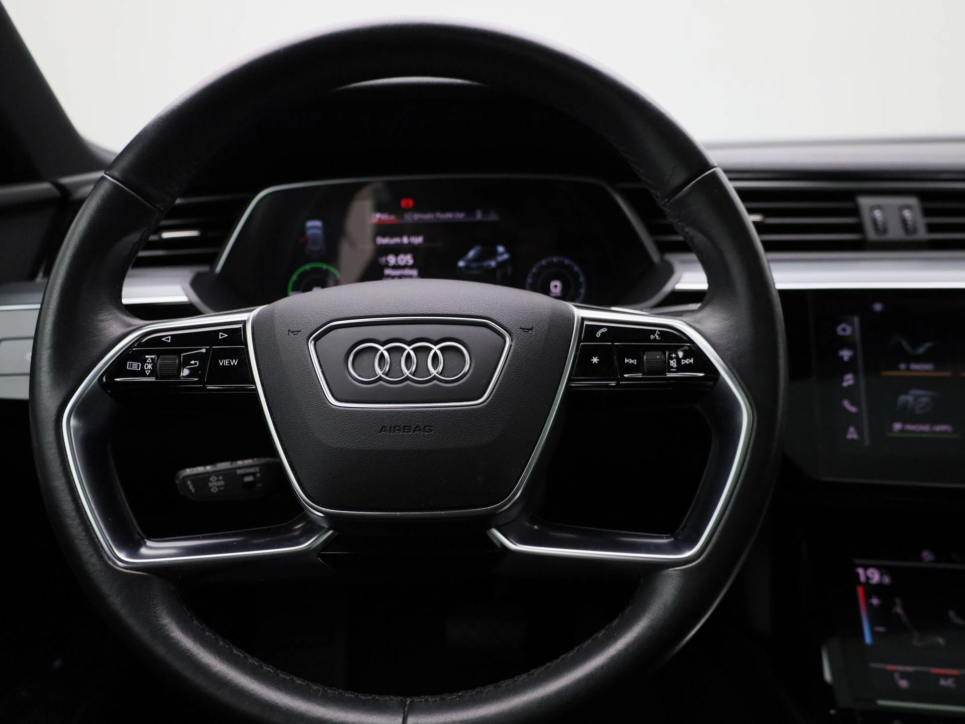 Audi-e-tron-image-6