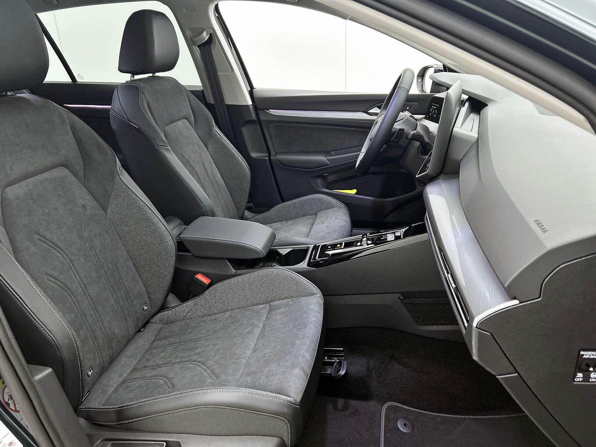 Volkswagen-Golf-image-40