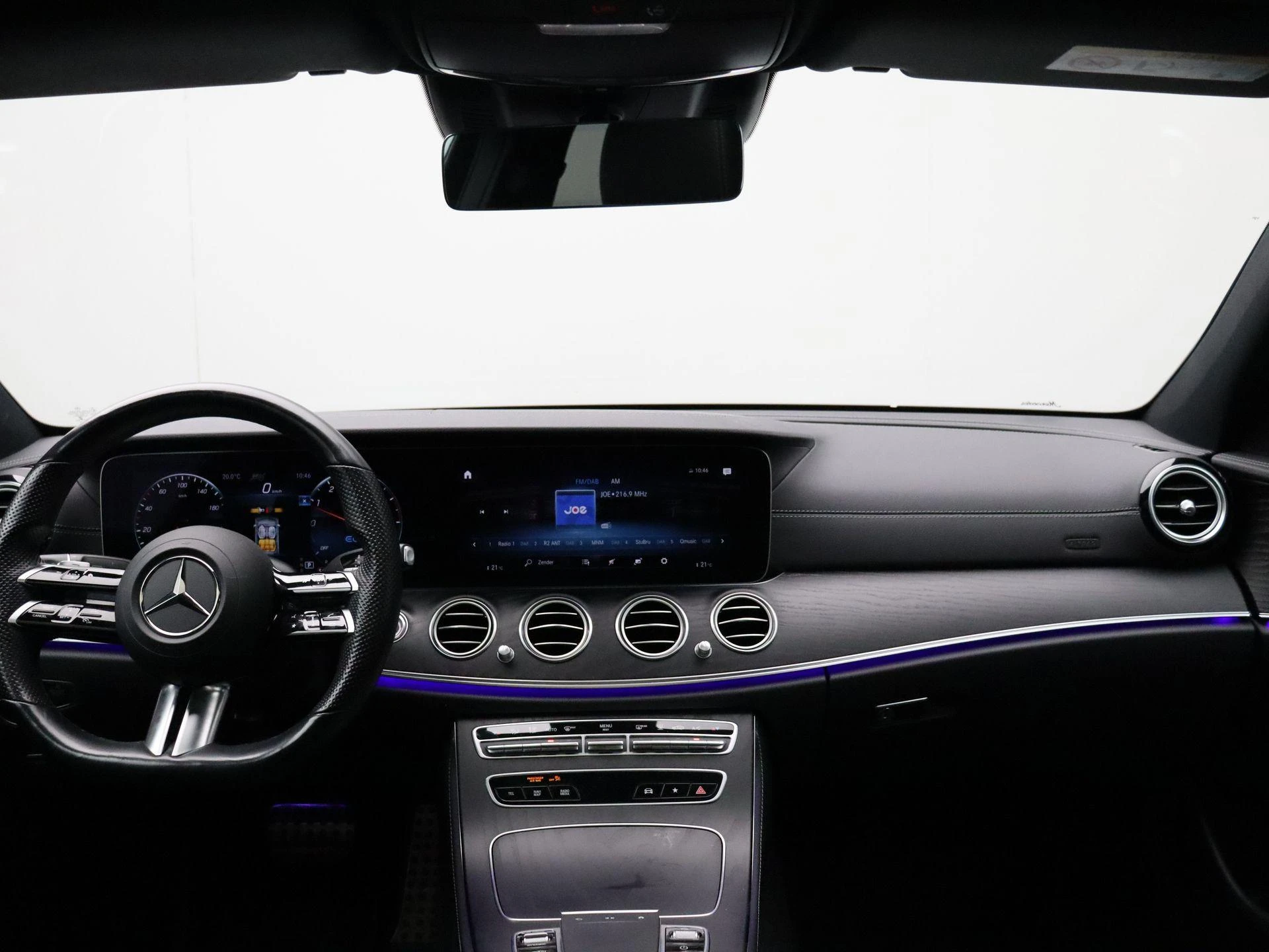 Mercedes-Benz-E-Klasse-image-25