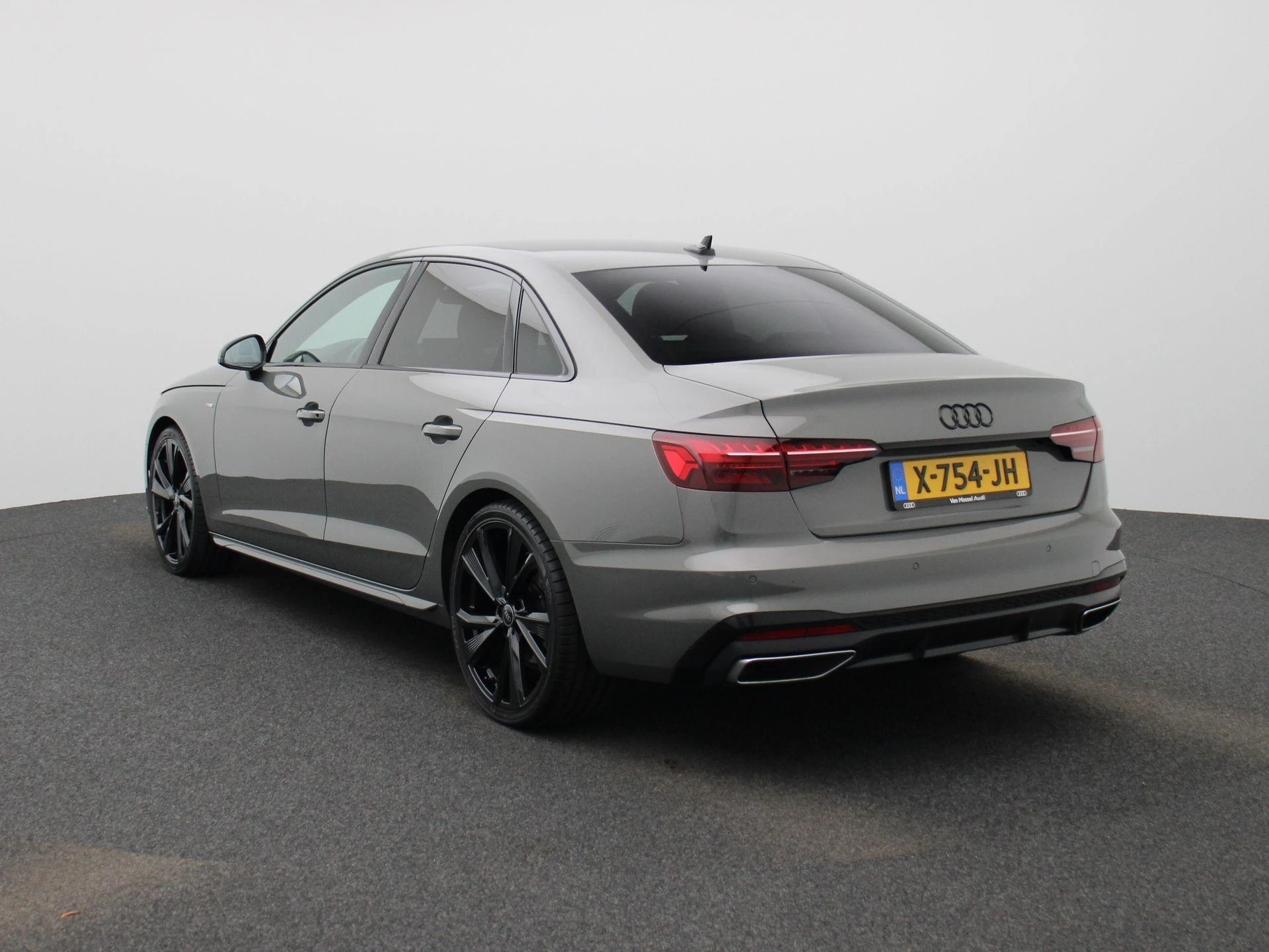 Audi-A4-image-3