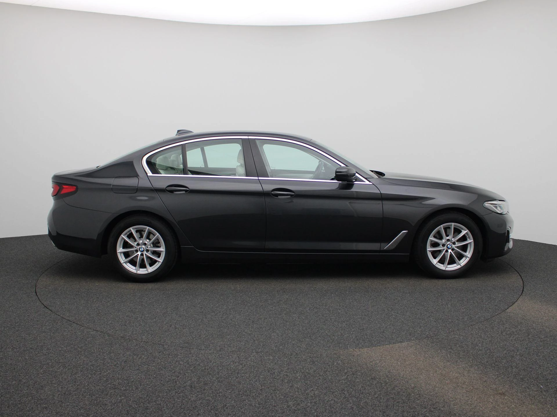 BMW-5 Serie-image-5