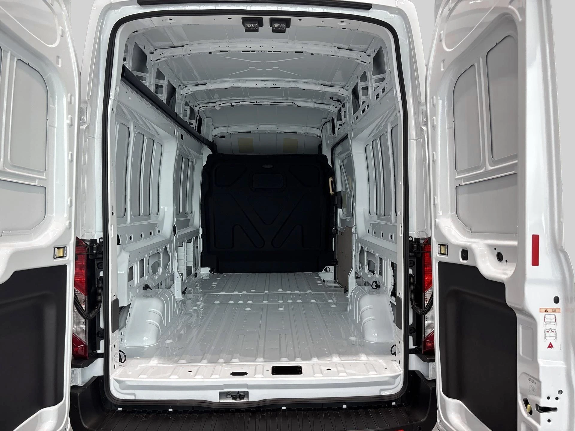 Ford-Transit-image-6