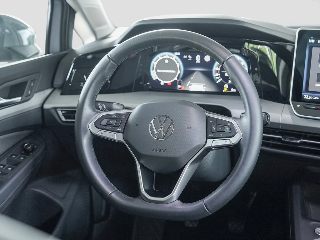 Volkswagen-Golf-image-11