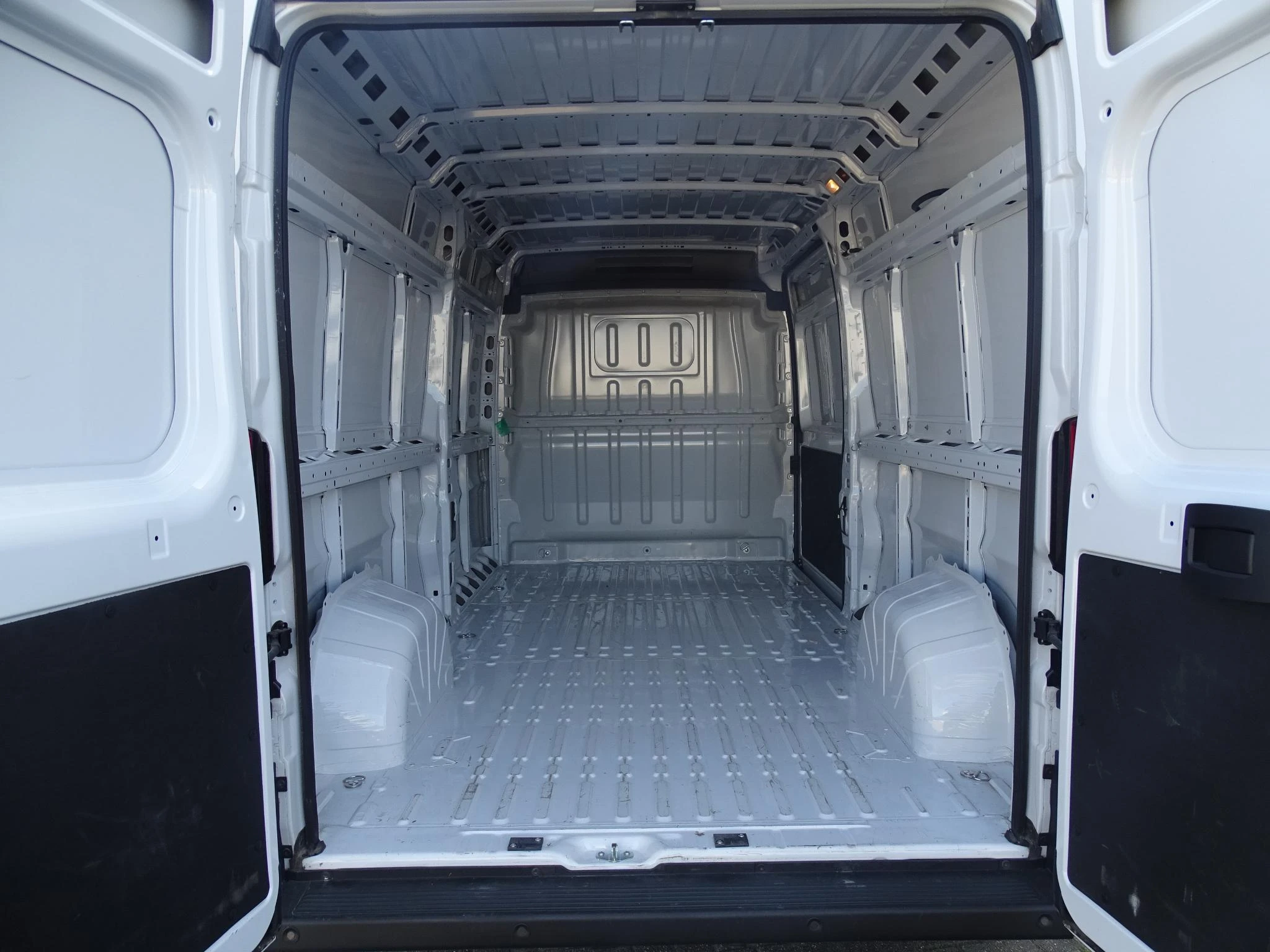 Opel-Movano-image-8
