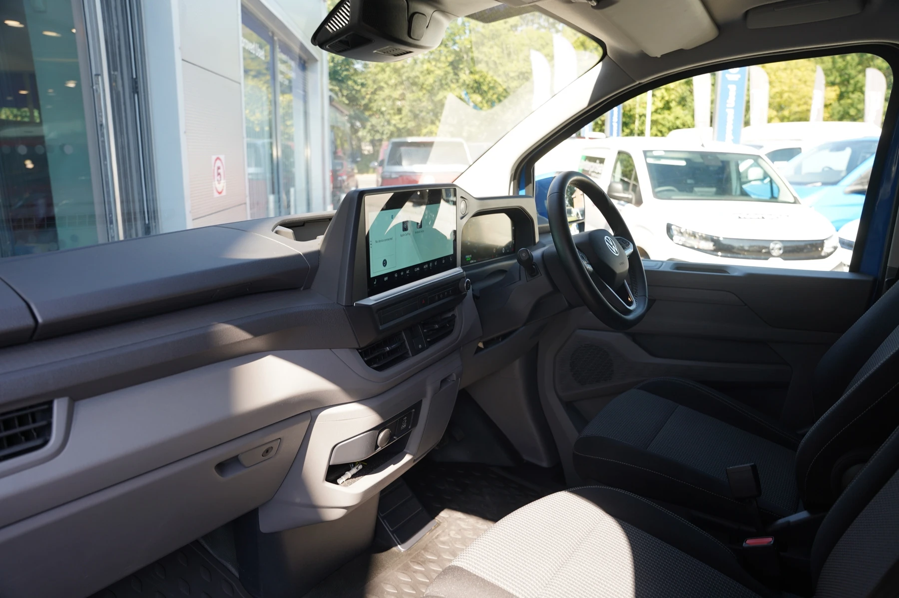 Volkswagen-Transporter-image-1