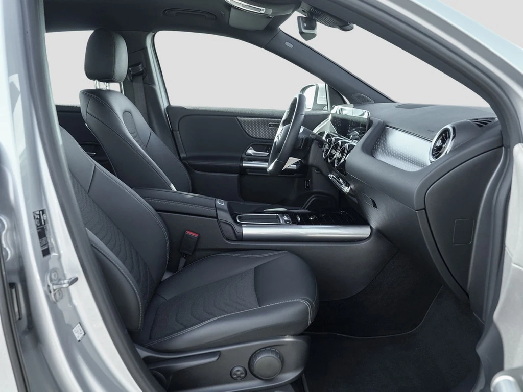 Mercedes-Benz-GLA-image-6
