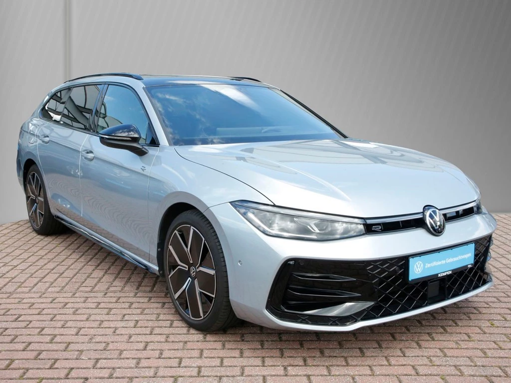 Volkswagen Passat Variant 2.0 TSI 195 kW 4Motion R-Line 19" PANO AHK HUD Navi+VC ACC LED RFK+PDC SHZ