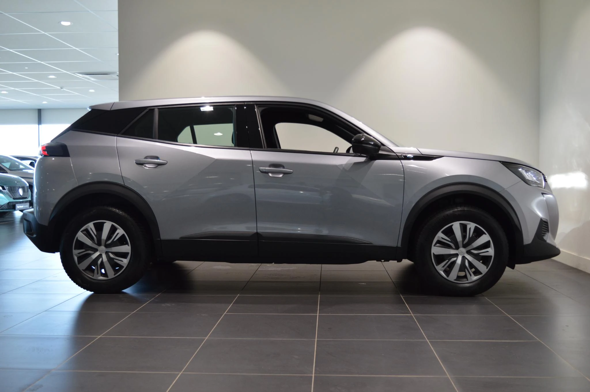 Peugeot-e-2008-image-6