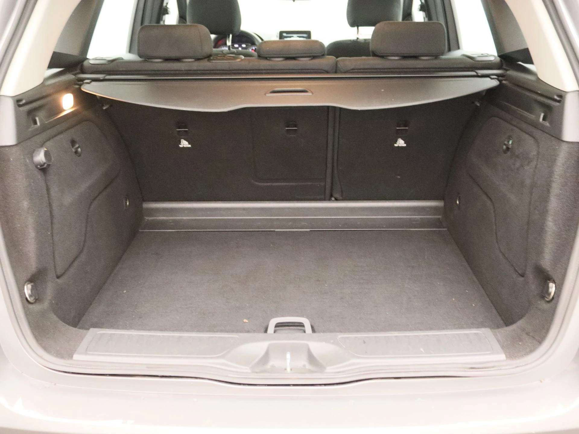 Mercedes-Benz-B-Klasse-image-14