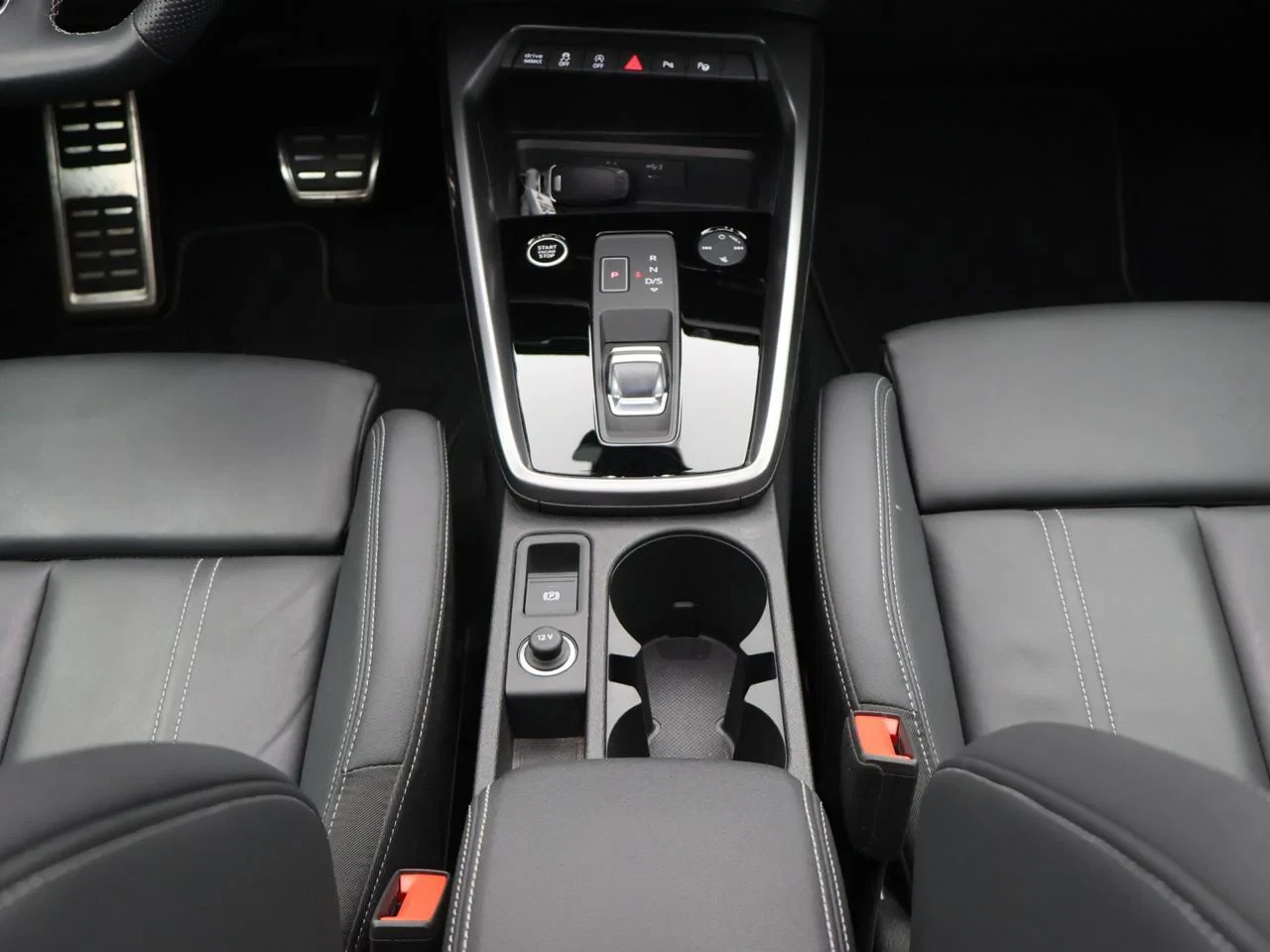 Audi A3 Sportback Audi A3 Sportback Sport Edition 3XS line 30TFSI 110PK *AUTOMAAT*PANODAK*LEDER*SPORTZETELS*PDC*ACC*NAVIAPP-CONNECT*...*