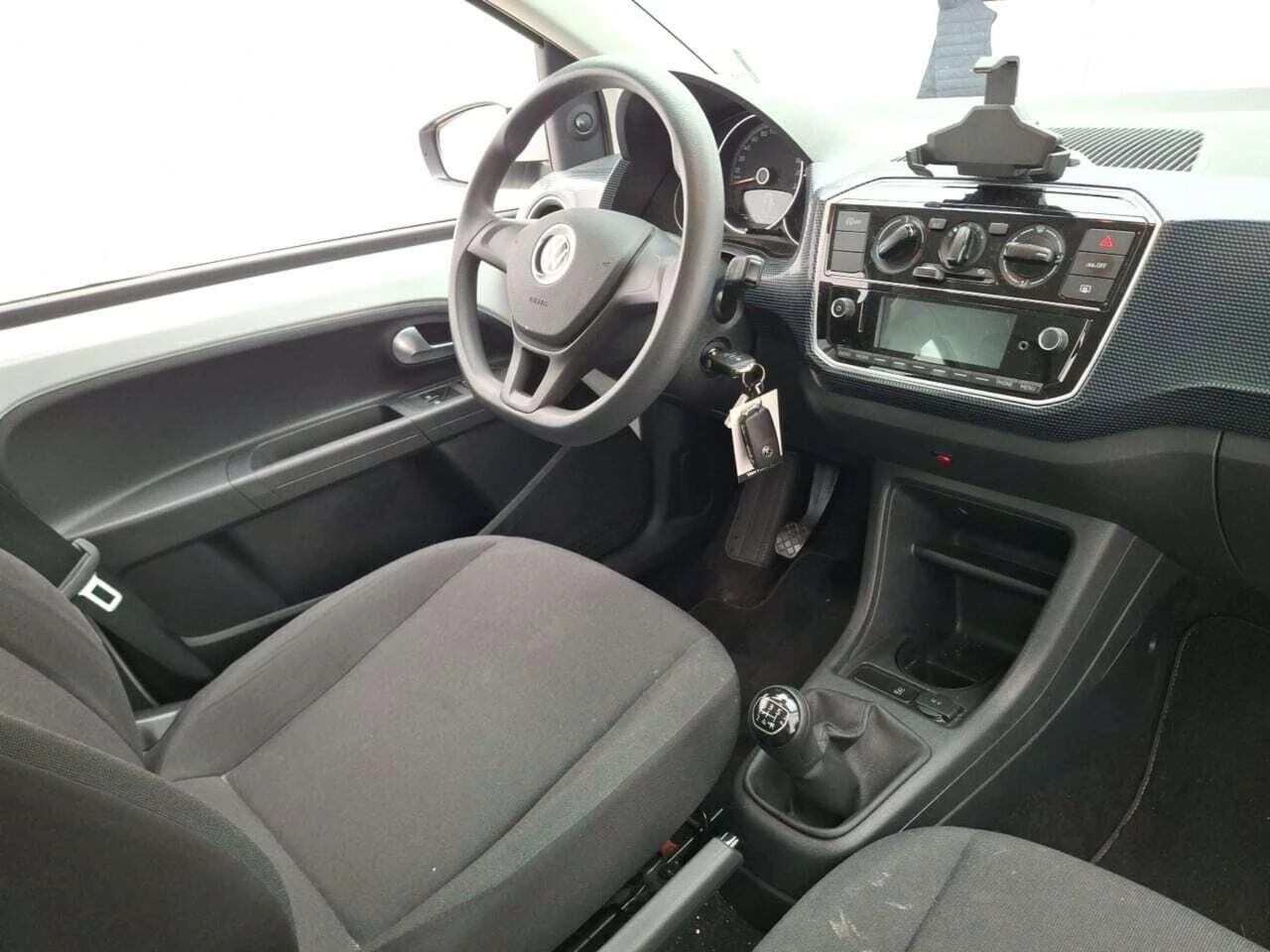 Volkswagen-up!-image-2