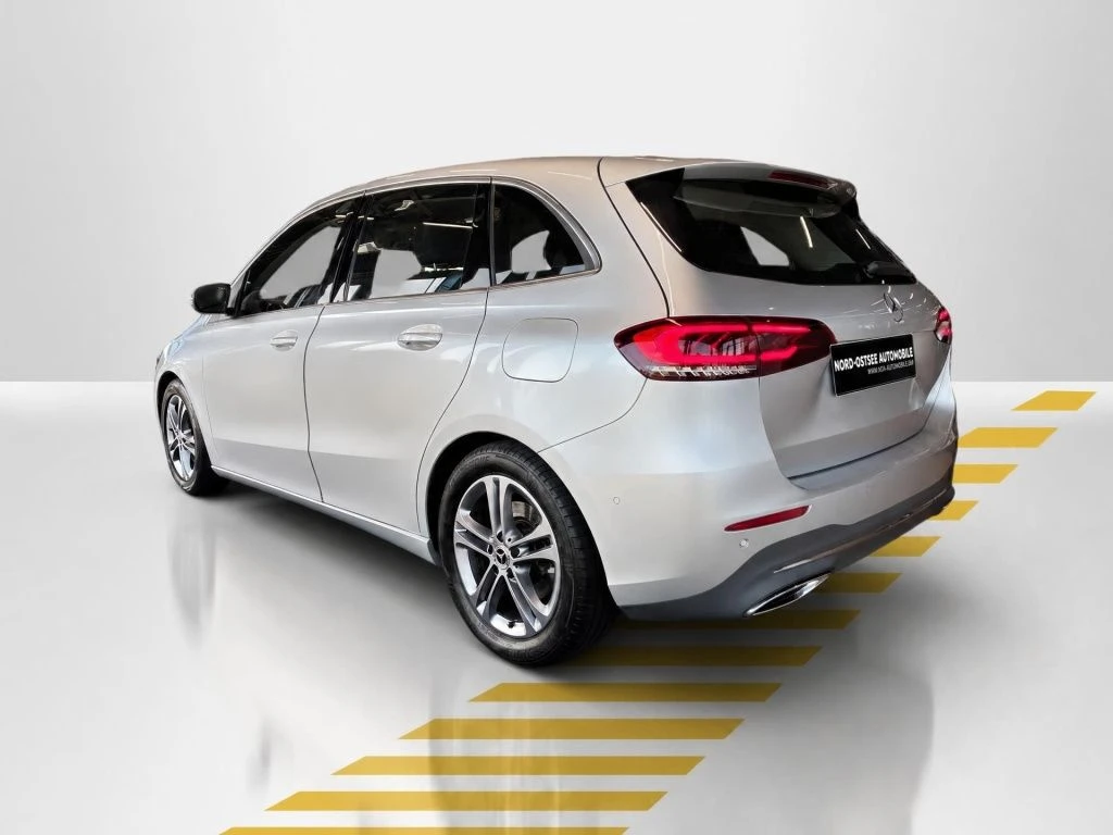 Mercedes-Benz-B-Klasse 220-image-11