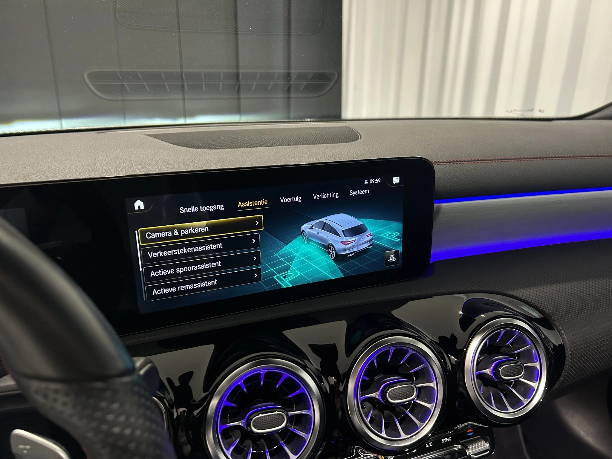 Mercedes-Benz CLA 250 AMG Line Shooting Brake + 224 PK + PANO DAK + MULTIBEAM LED + CAMERA +