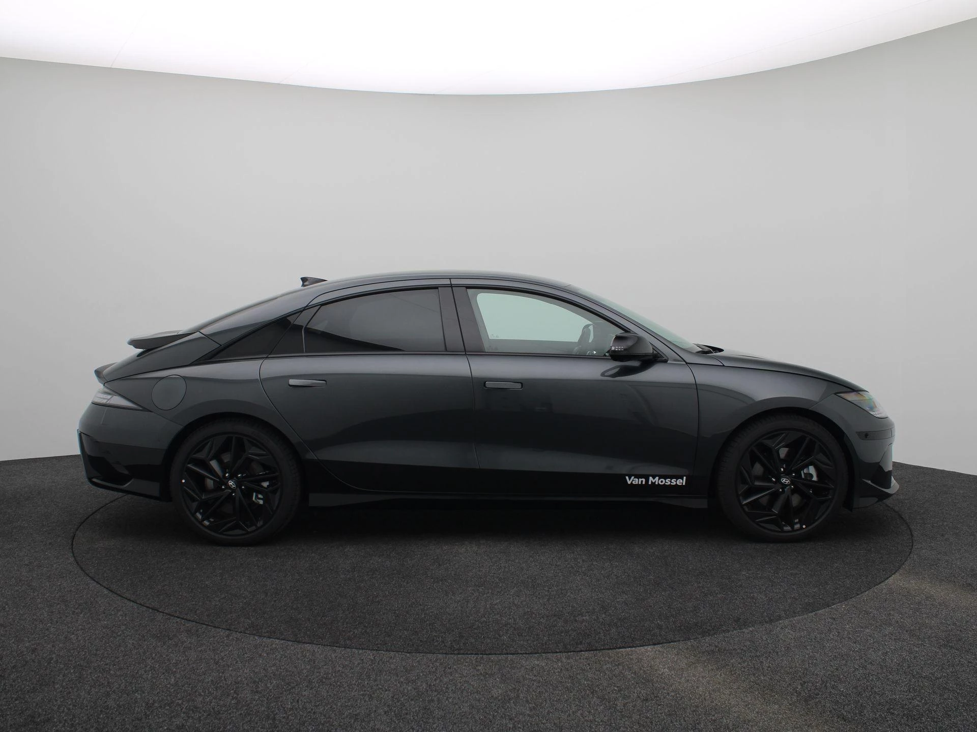 Hyundai-IONIQ 6-image-6