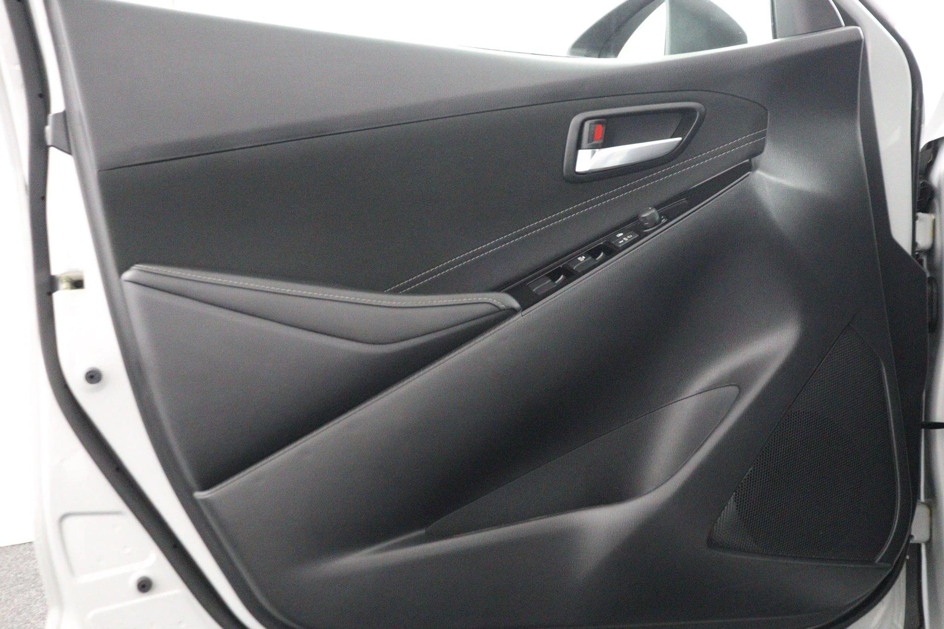 Mazda-2-image-21