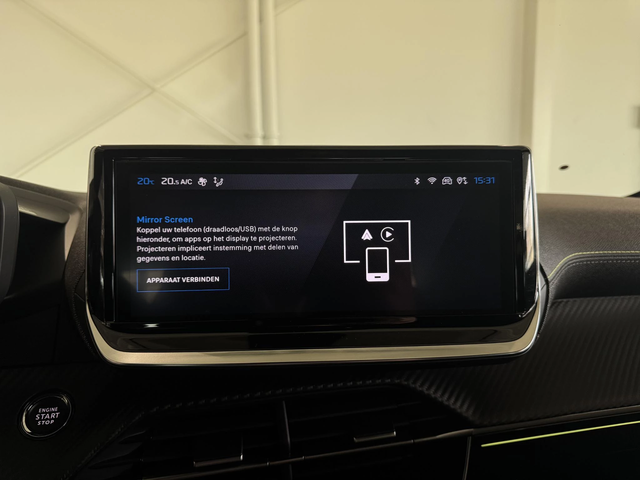 Peugeot-e-208-image-24