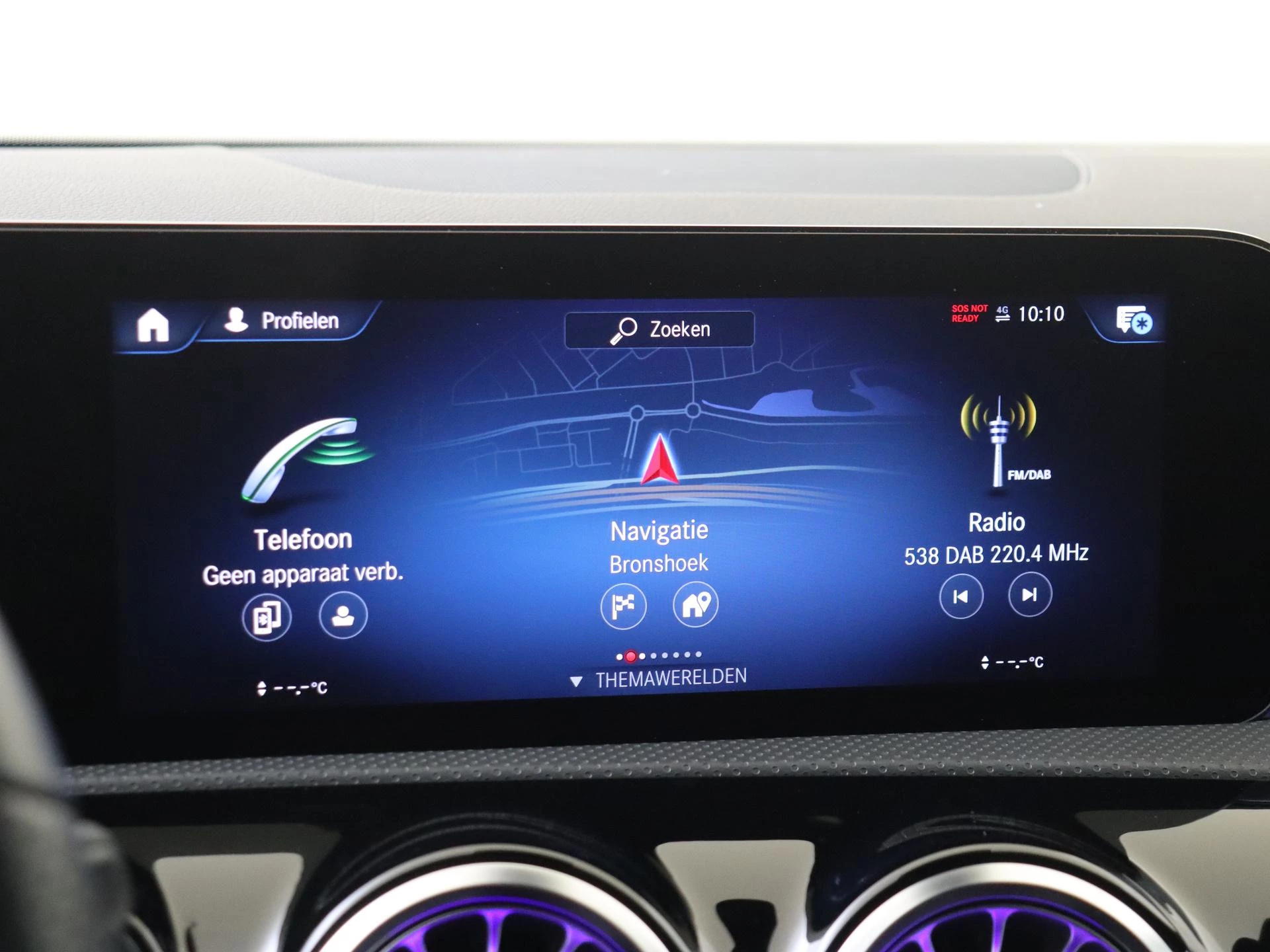 Mercedes-Benz-CLA-image-18